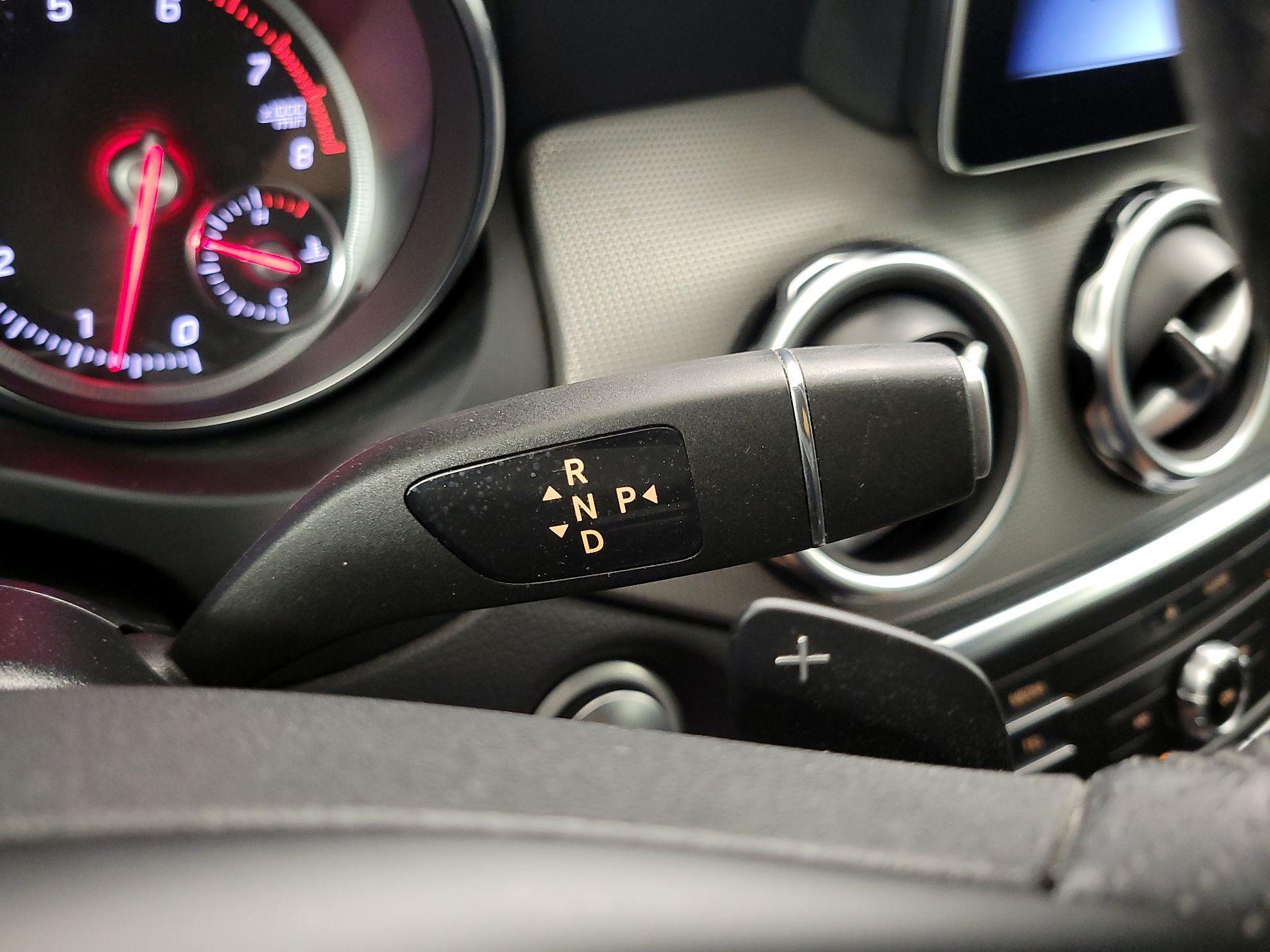 Thumbnail: 2020 Mercedes-Benz GLA - 17
