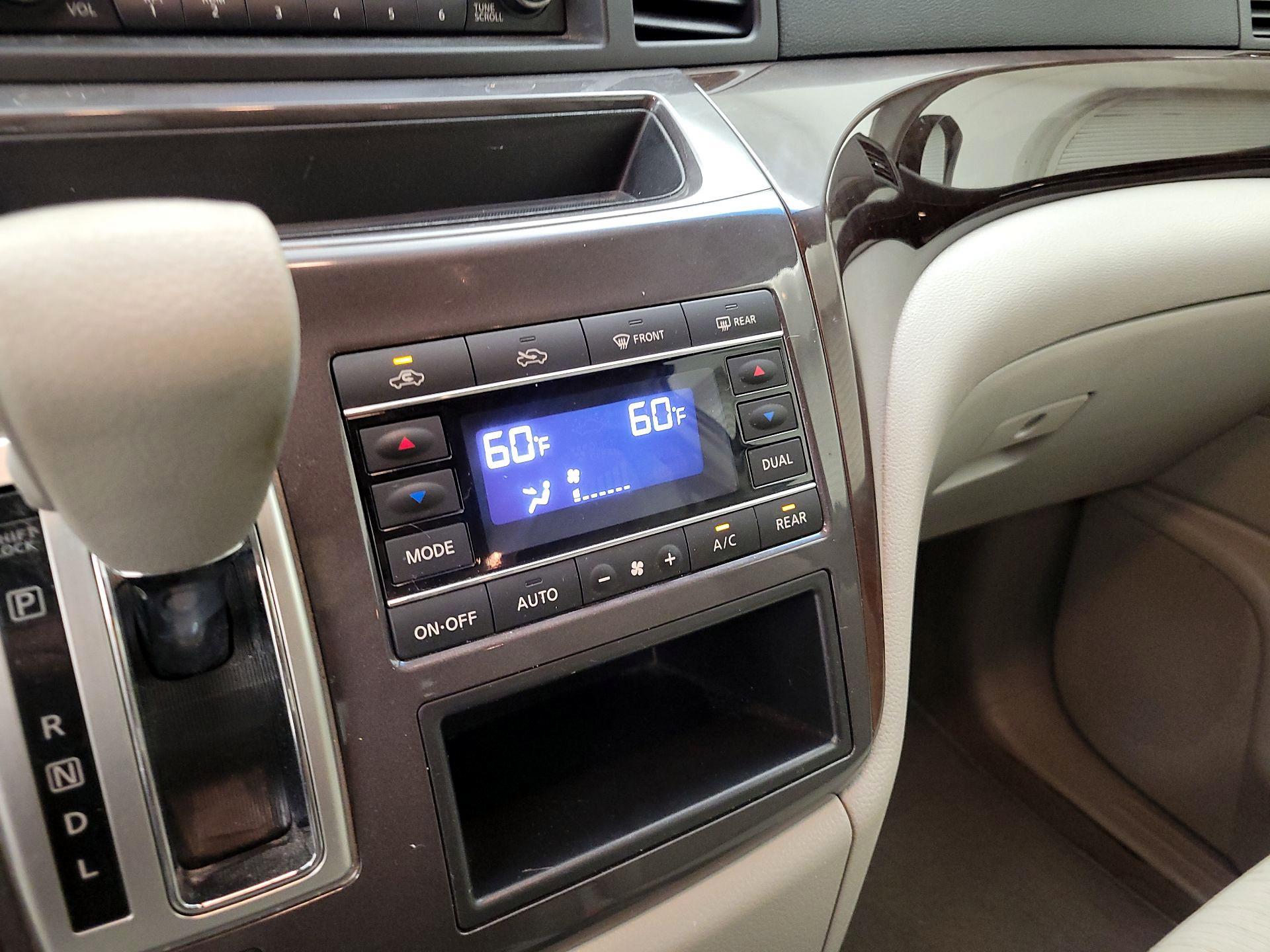 Thumbnail: 2016 Nissan Quest - 16
