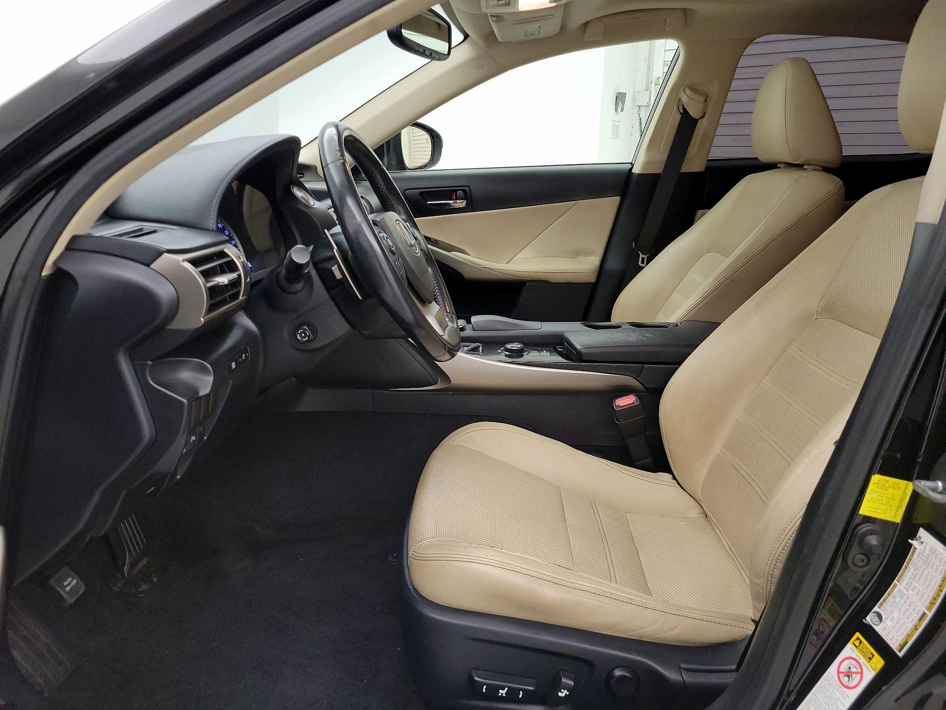 Thumbnail: 2014 Lexus IS - 11