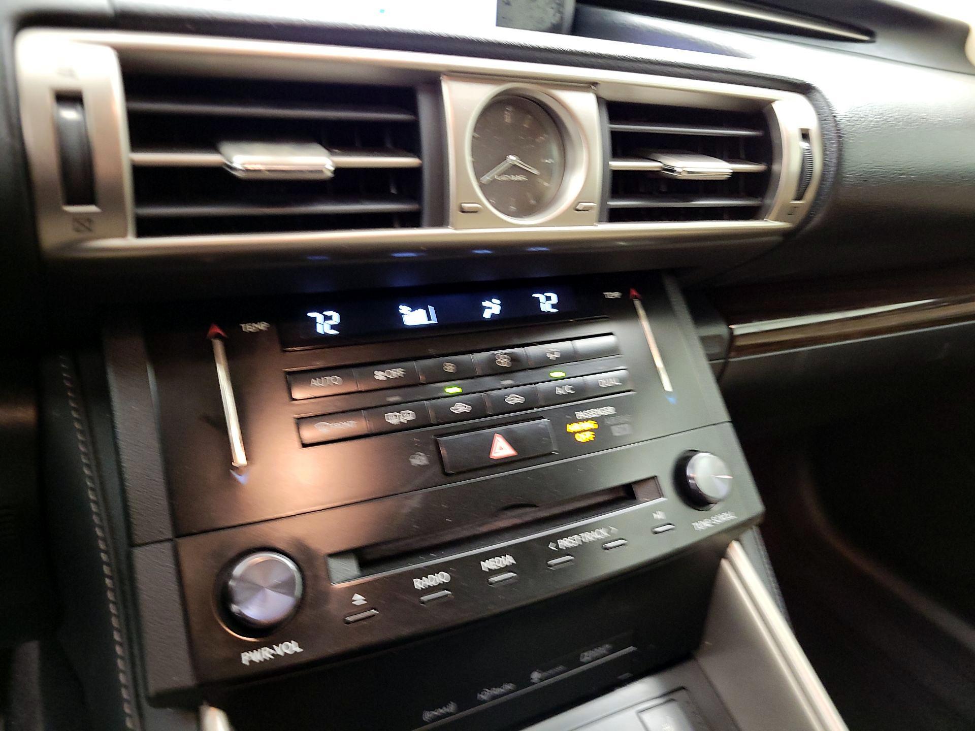 Thumbnail: 2014 Lexus IS - 16