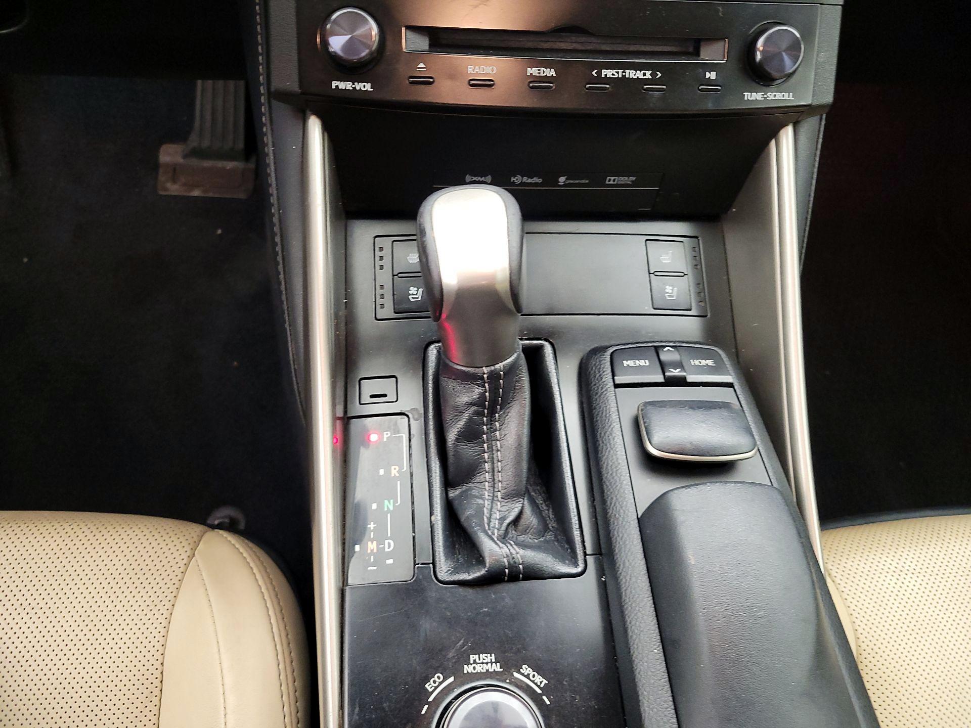 Thumbnail: 2014 Lexus IS - 17