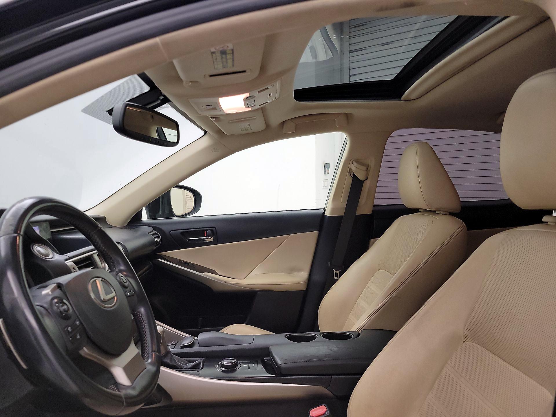 Thumbnail: 2014 Lexus IS - 19