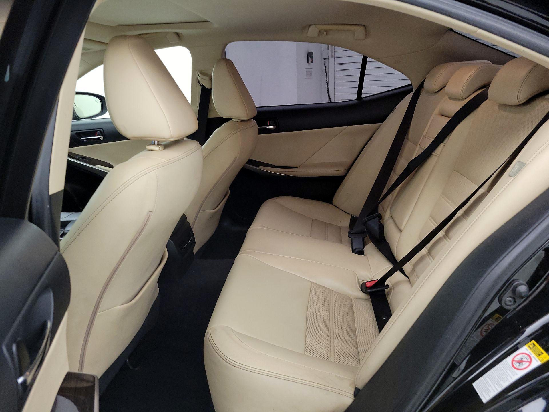 Thumbnail: 2014 Lexus IS - 20