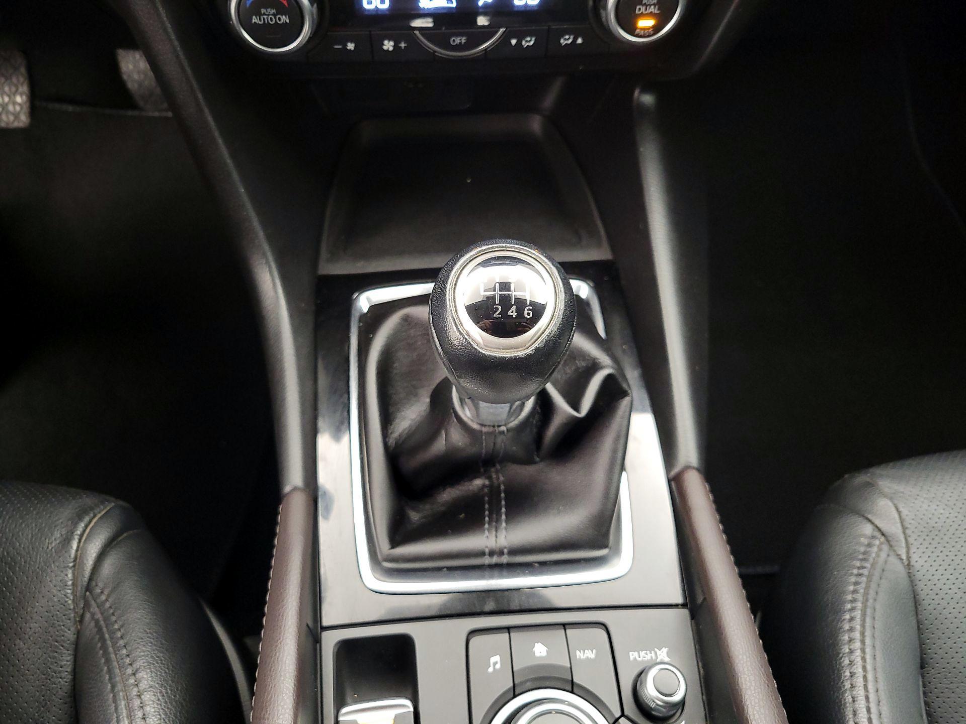 Thumbnail: 2018 Mazda Mazda3 - 17