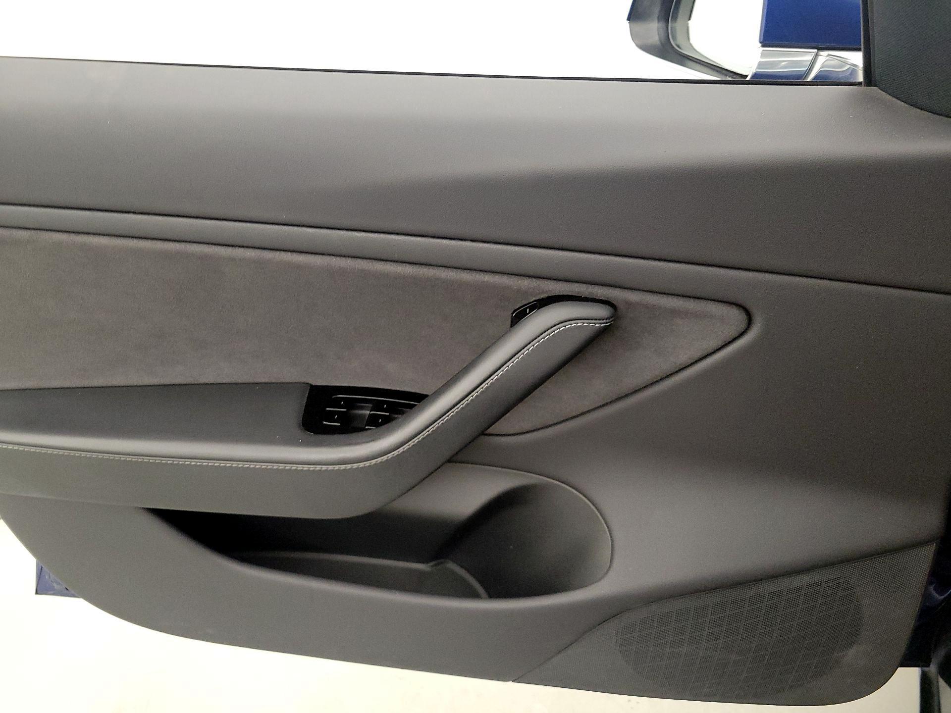 Thumbnail: 2019 Tesla Model 3 - 12