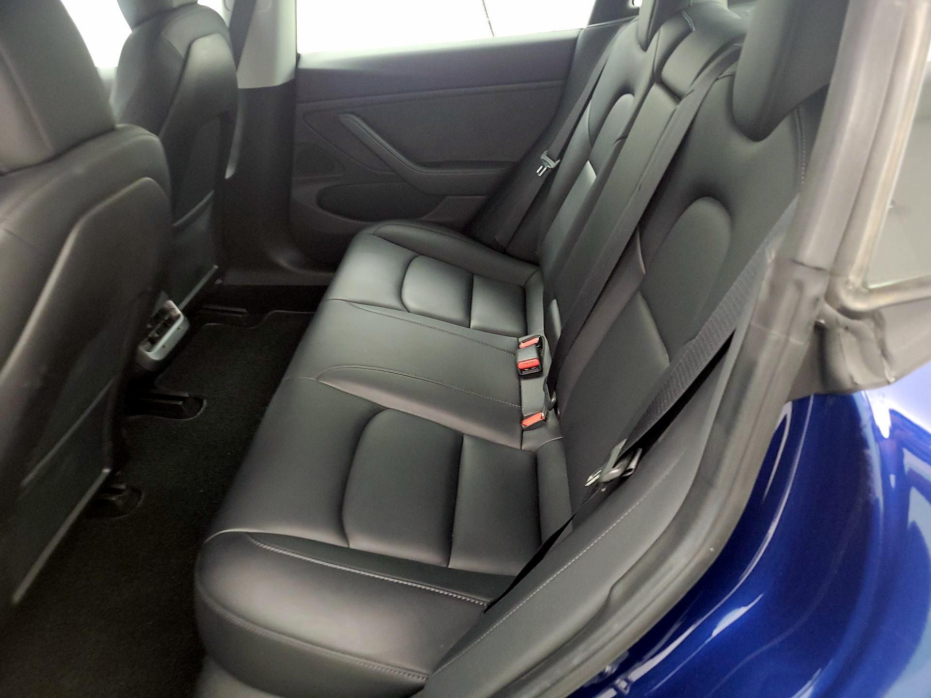 Thumbnail: 2019 Tesla Model 3 - 17