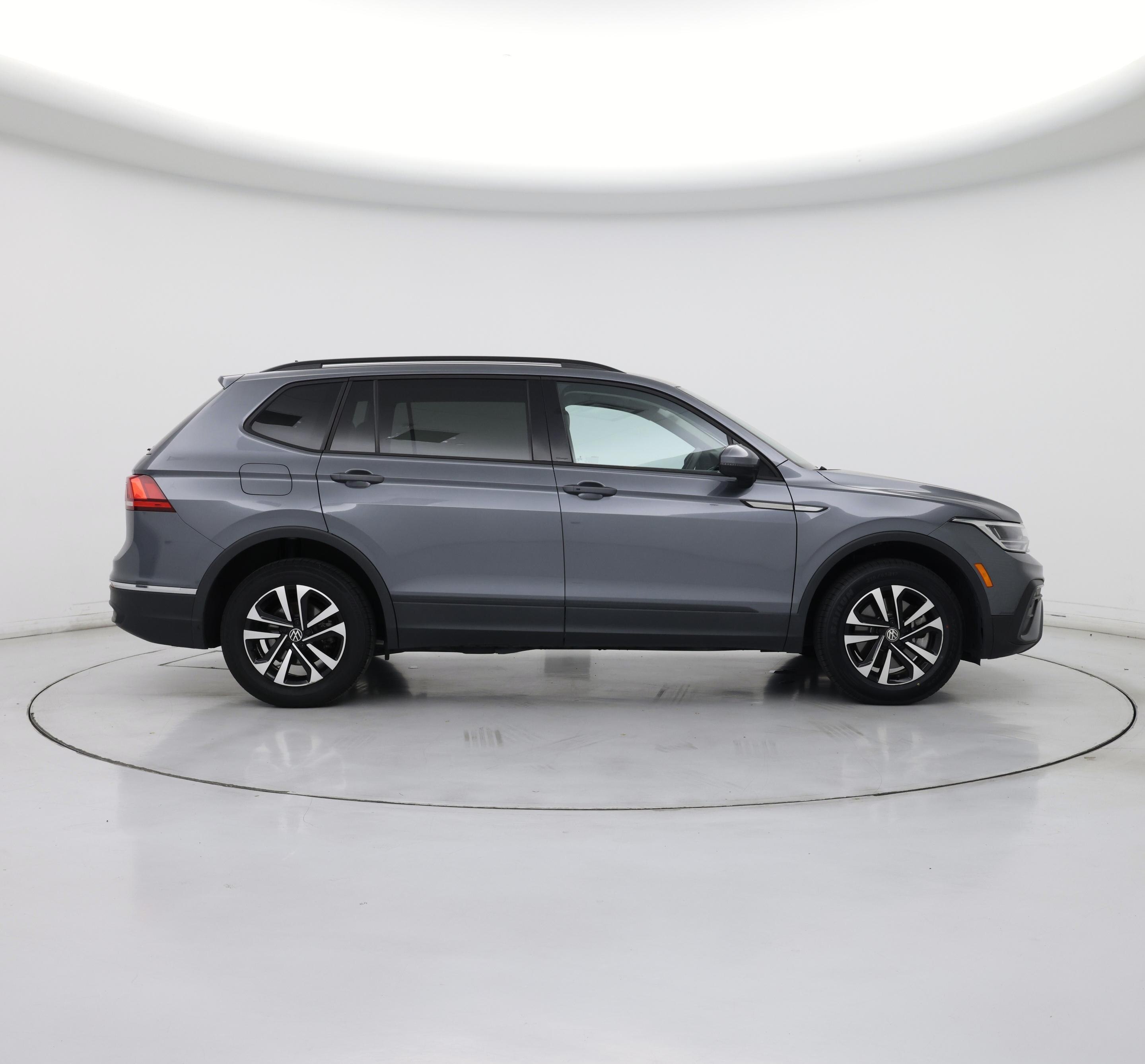 Thumbnail: 2022 Volkswagen Tiguan - 7