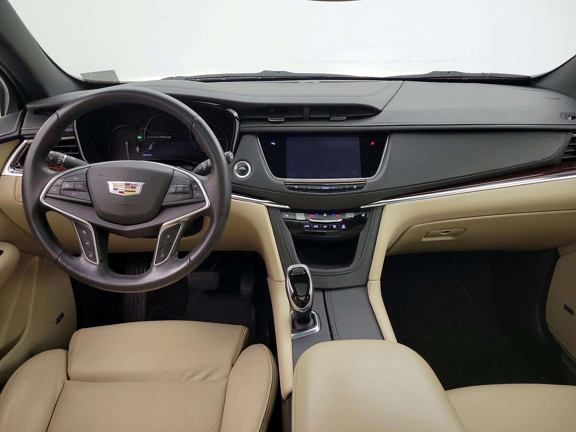 Thumbnail: 2017 Cadillac XT5 - 9