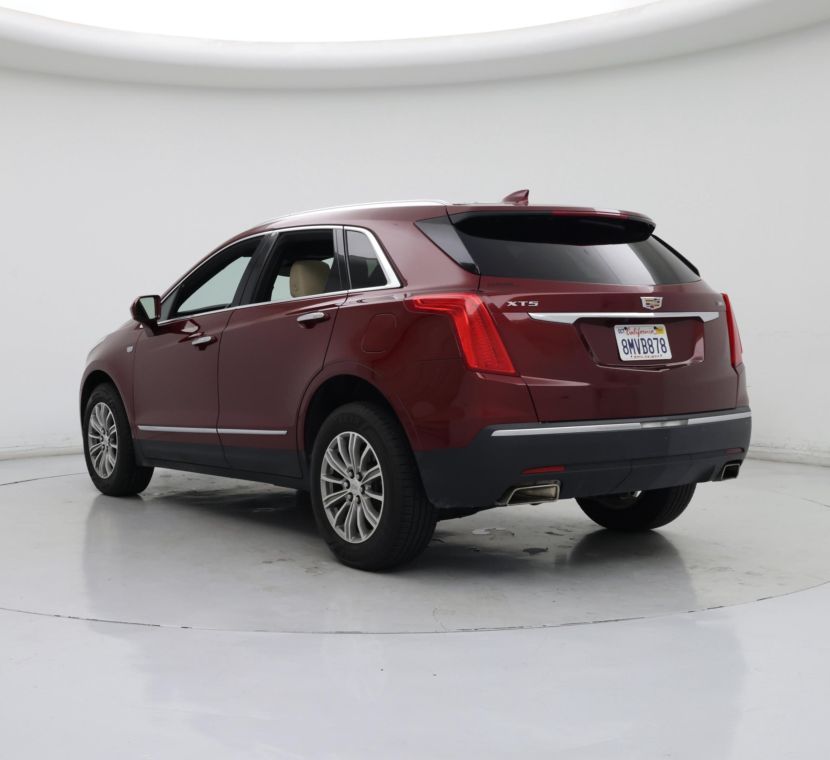Thumbnail: 2017 Cadillac XT5 - 2