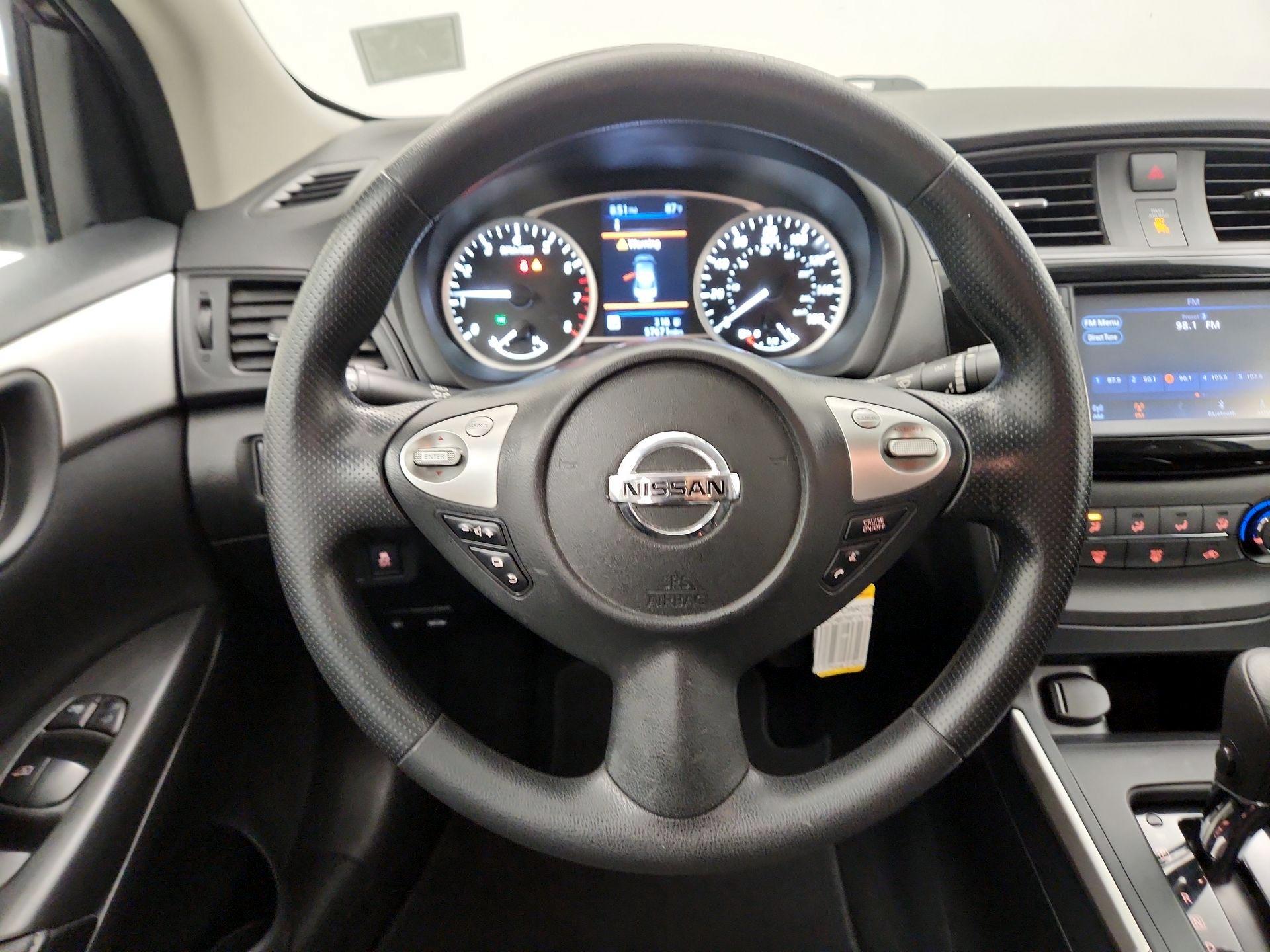 Thumbnail: 2019 Nissan Sentra - 10