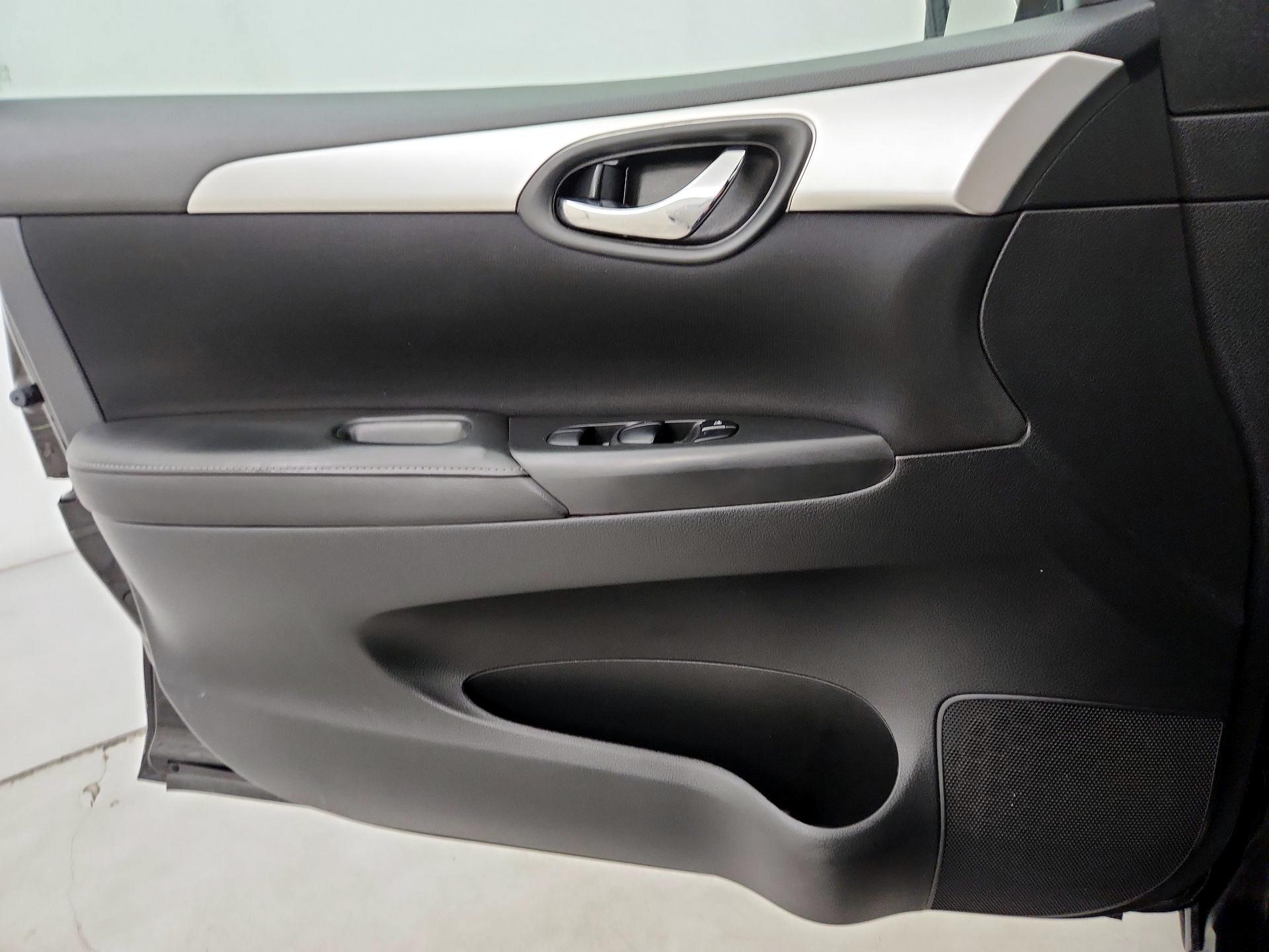 Thumbnail: 2019 Nissan Sentra - 12