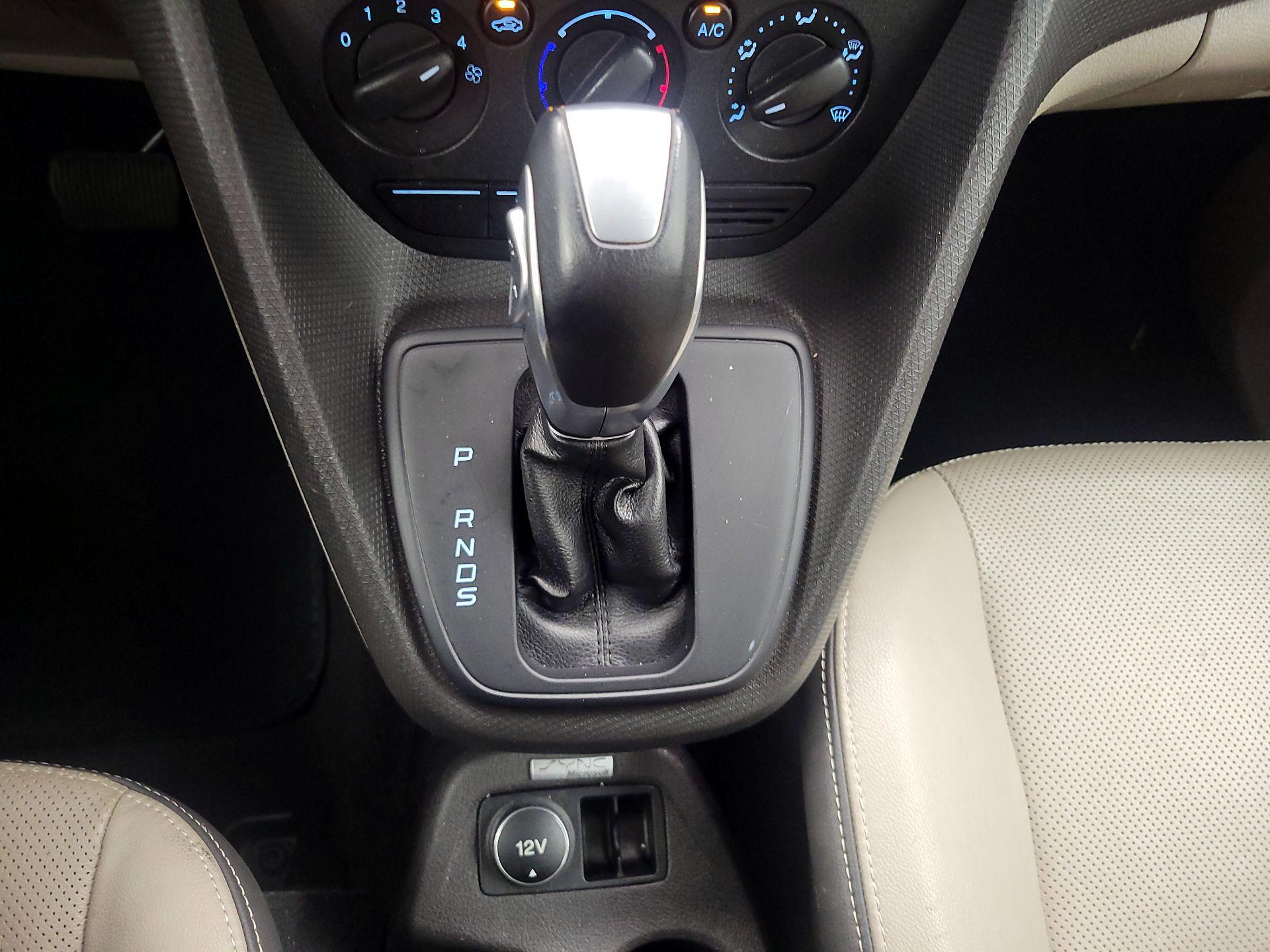 Thumbnail: 2014 Ford Transit Series - 16