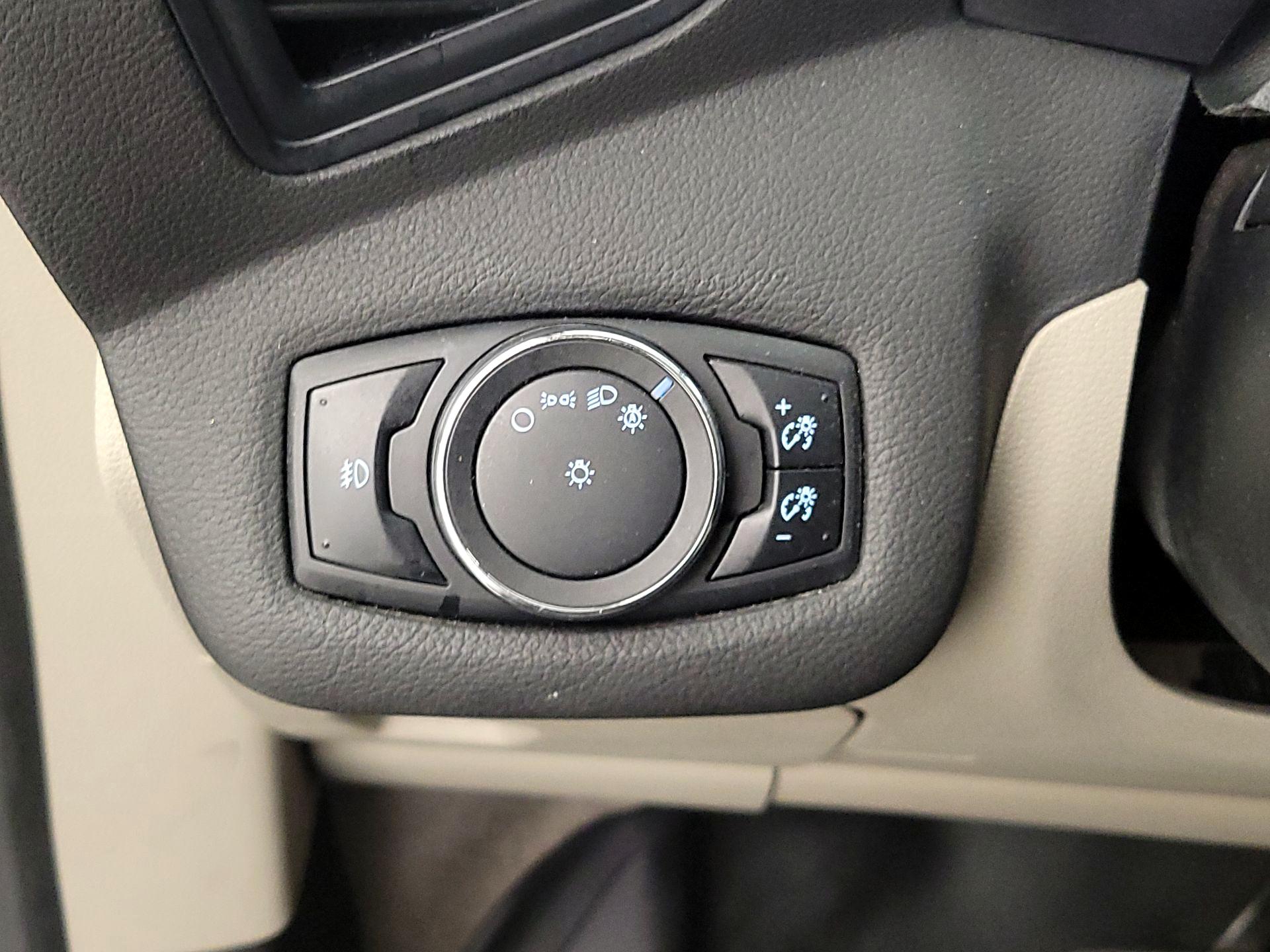 Thumbnail: 2014 Ford C-Max - 13