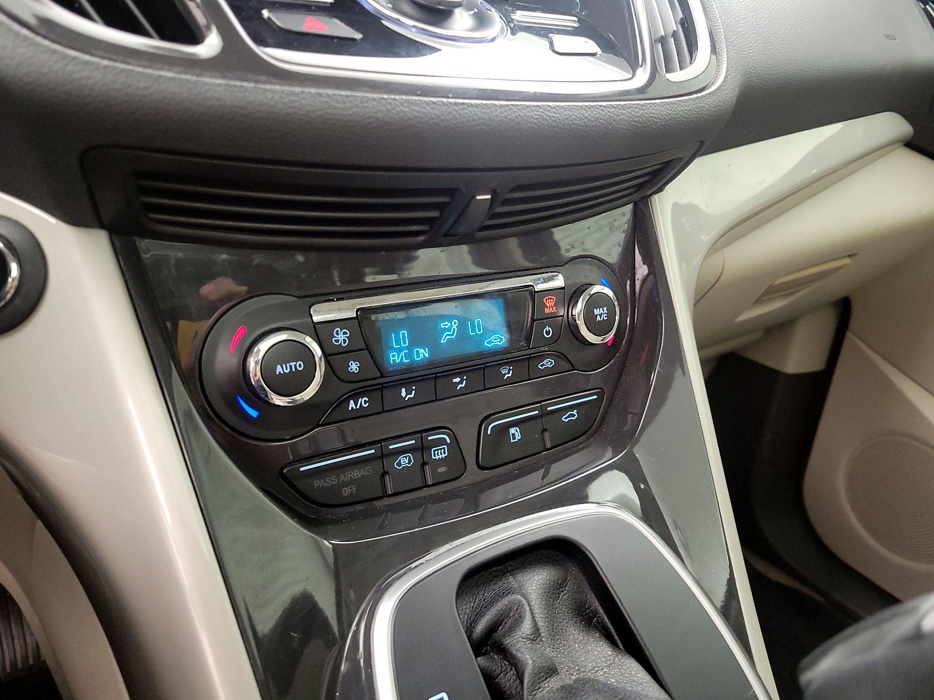 Thumbnail: 2014 Ford C-Max - 16
