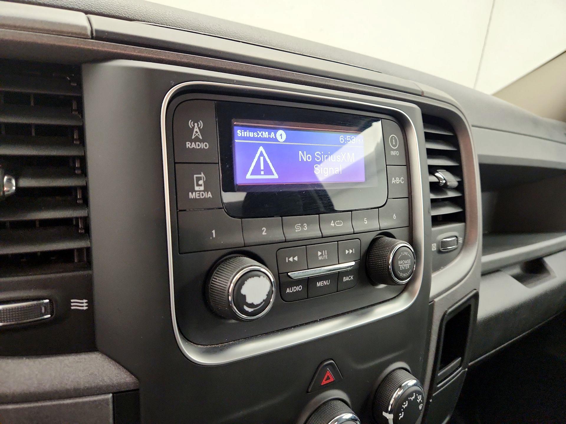 Thumbnail: 2020 RAM 1500 Classic - 14