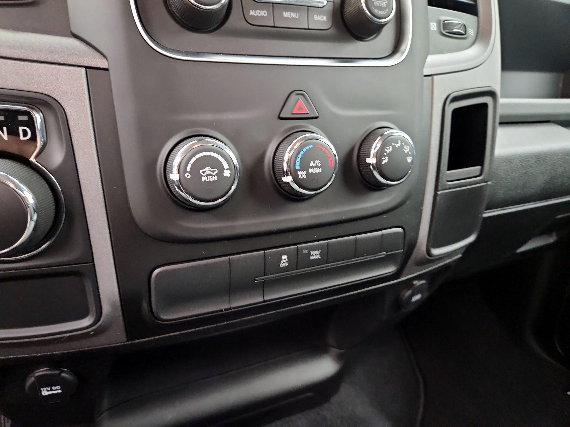 Thumbnail: 2020 RAM 1500 Classic - 15