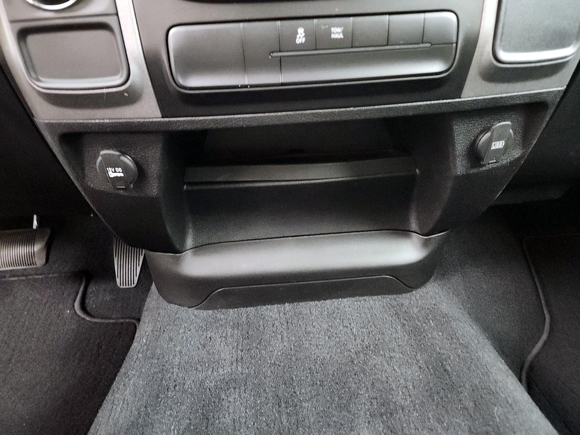 Thumbnail: 2020 RAM 1500 Classic - 17