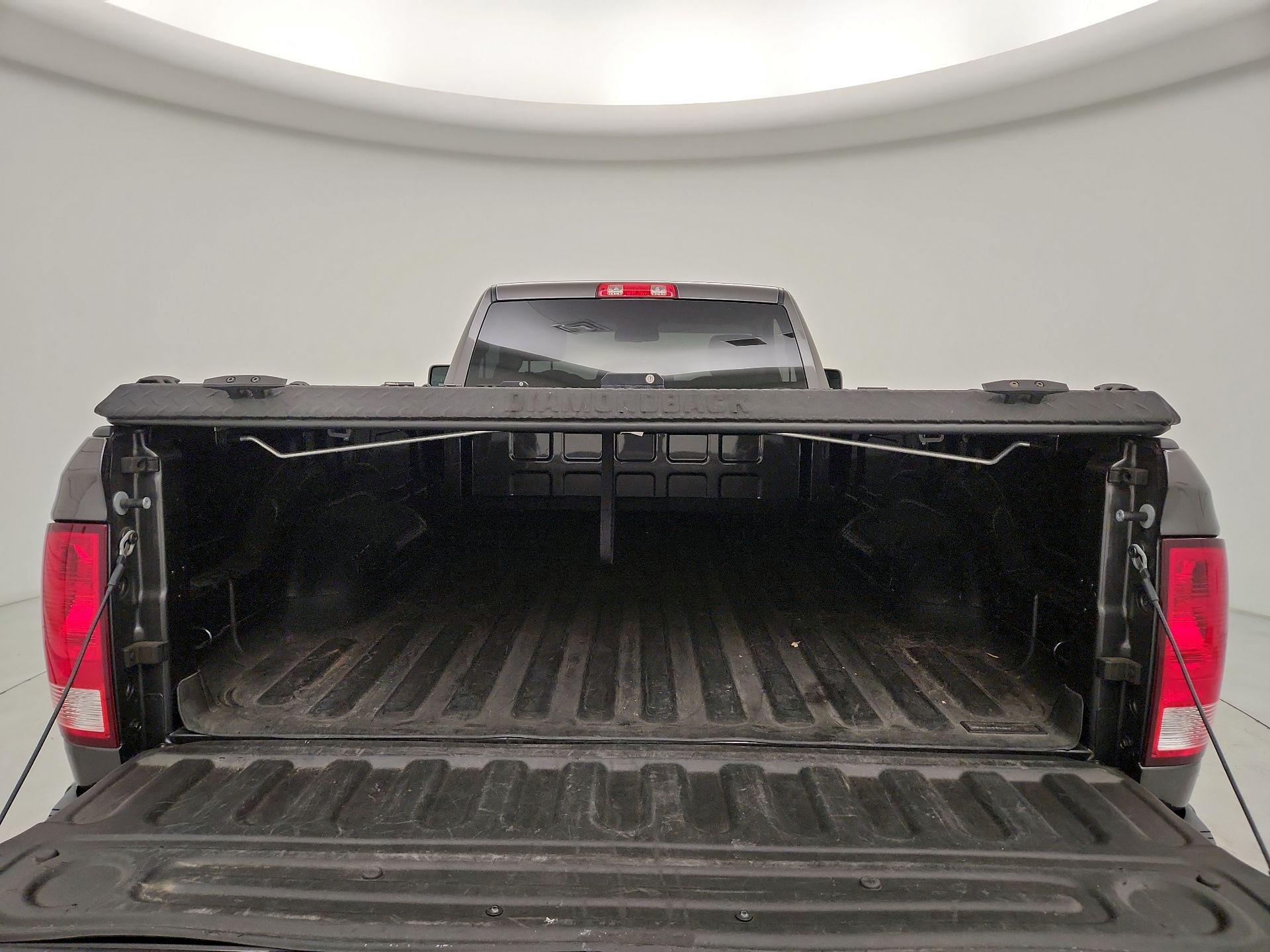 Thumbnail: 2020 RAM 1500 Classic - 18