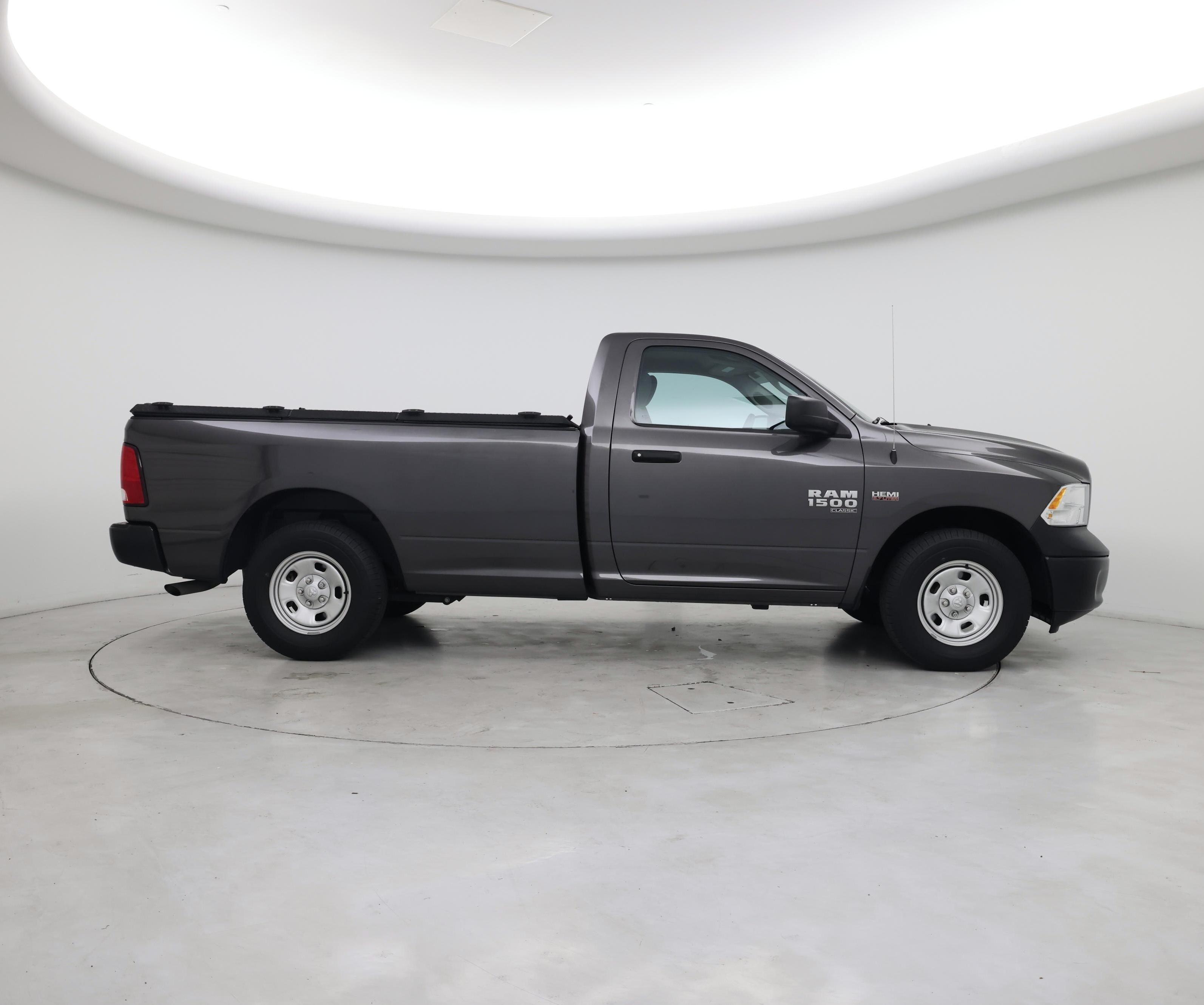 Thumbnail: 2020 RAM 1500 Classic - 7
