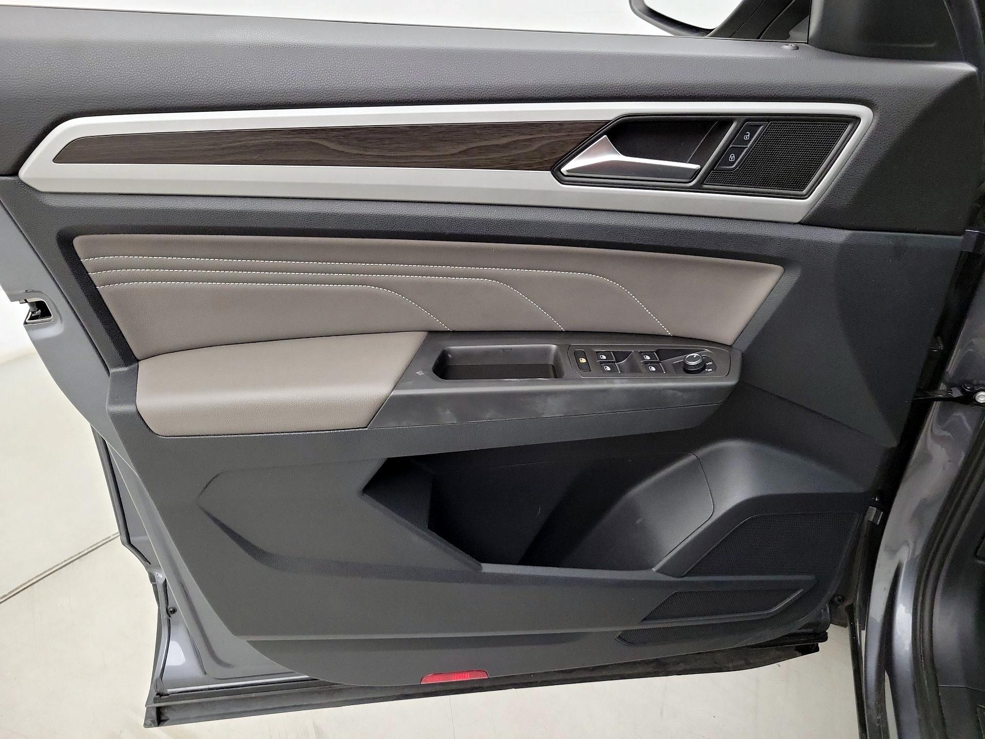 Thumbnail: 2022 Volkswagen Atlas - 12