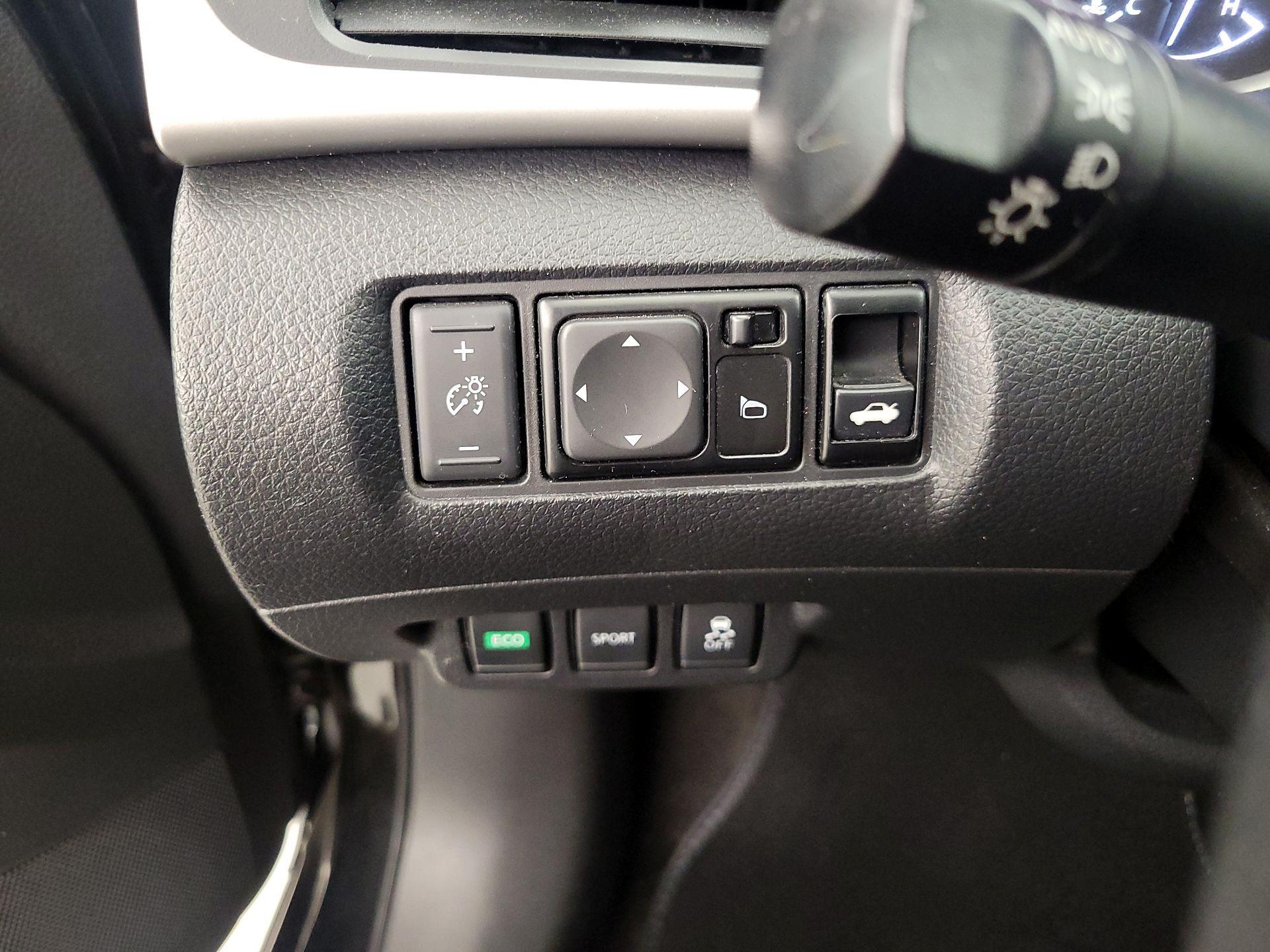 Thumbnail: 2018 Nissan Sentra - 13