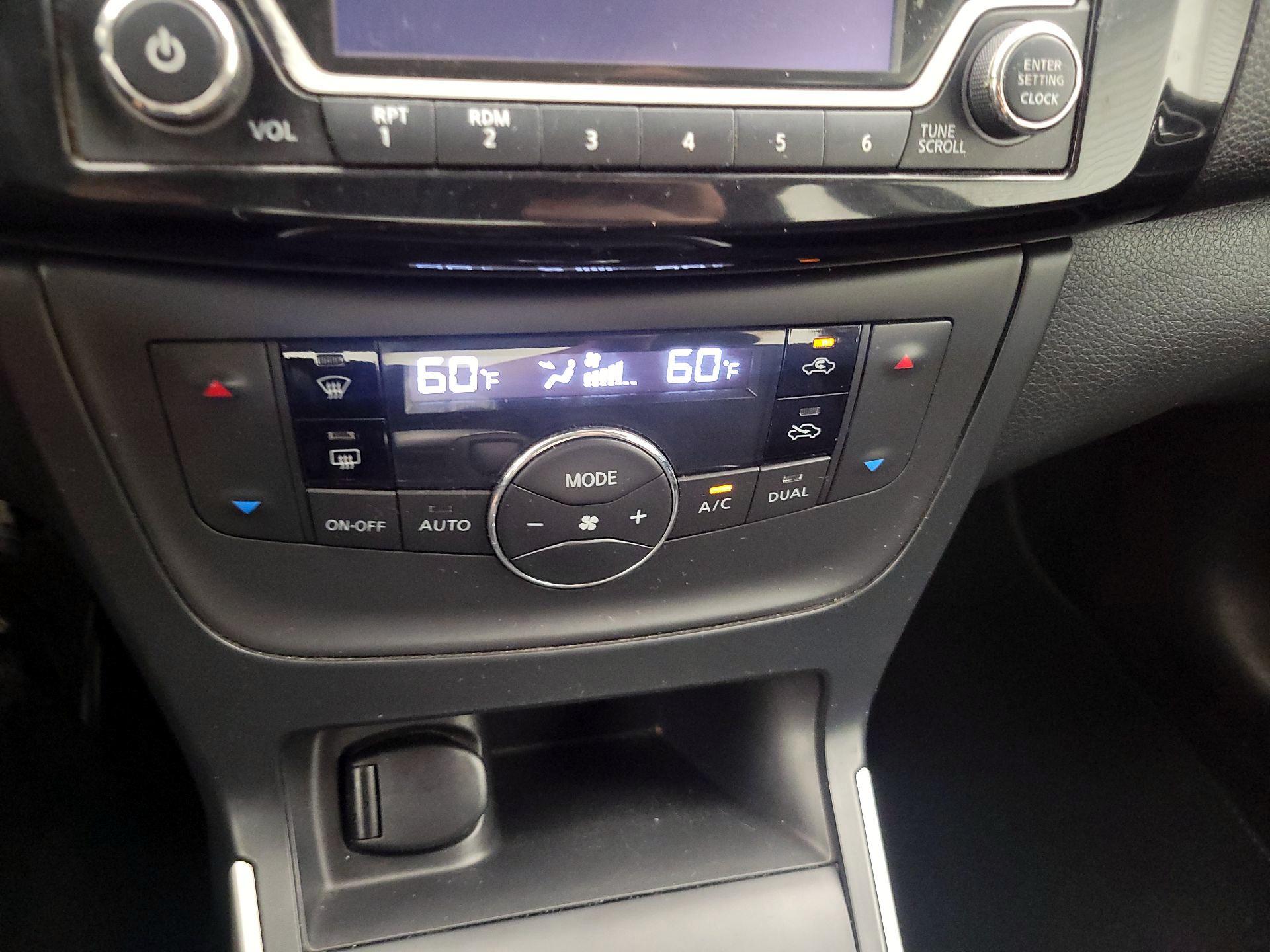 Thumbnail: 2018 Nissan Sentra - 16