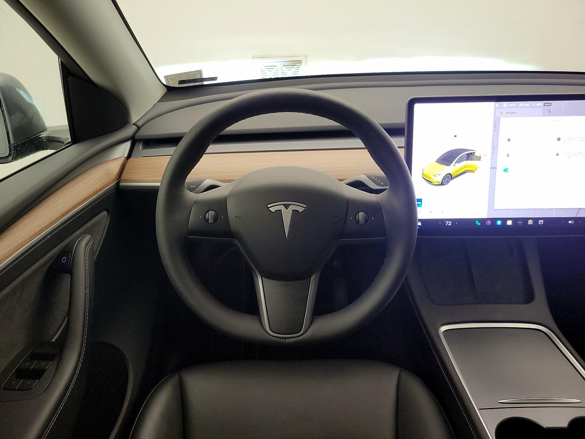 Thumbnail: 2025 Tesla Model Y - 10