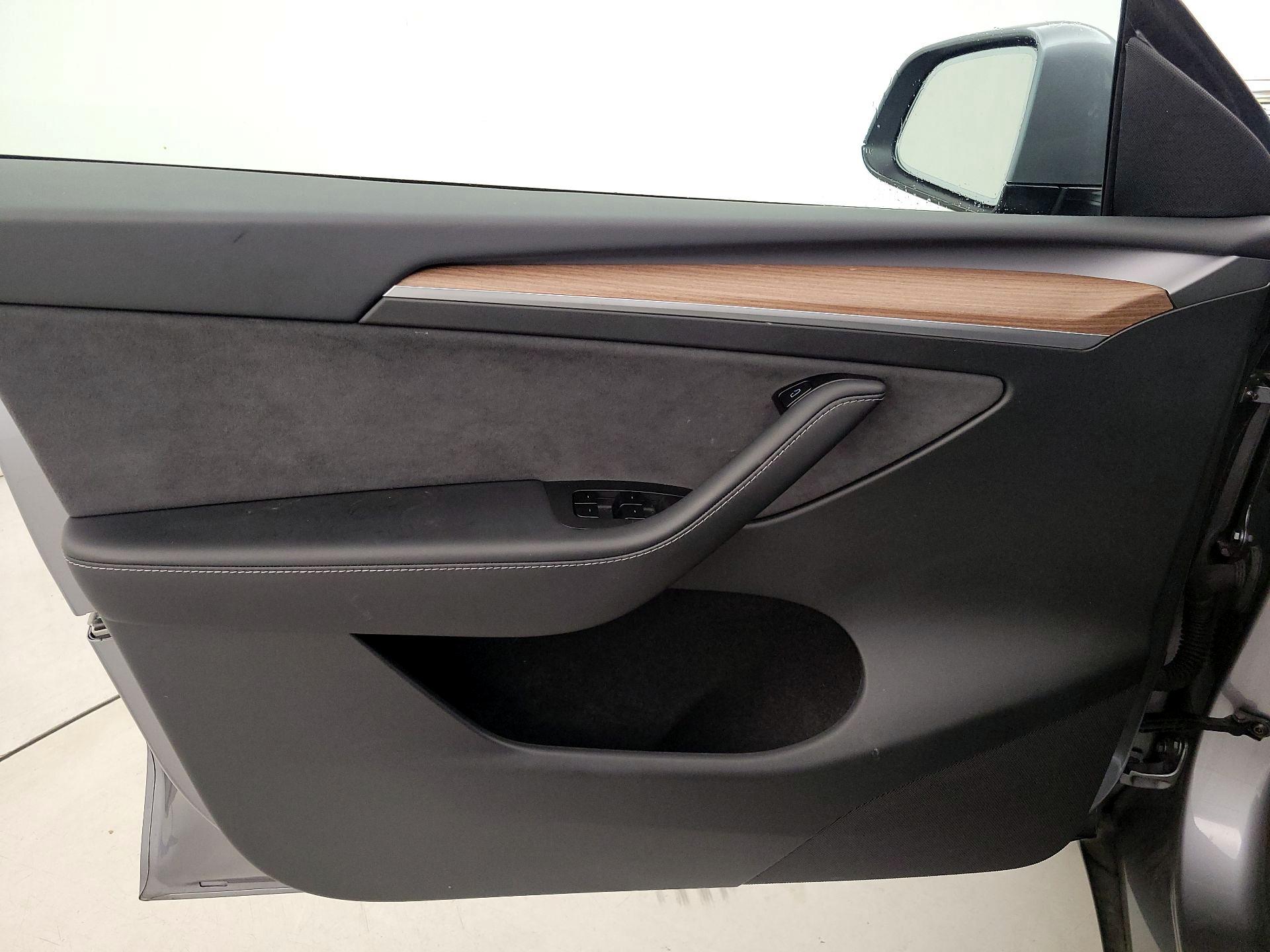 Thumbnail: 2025 Tesla Model Y - 12