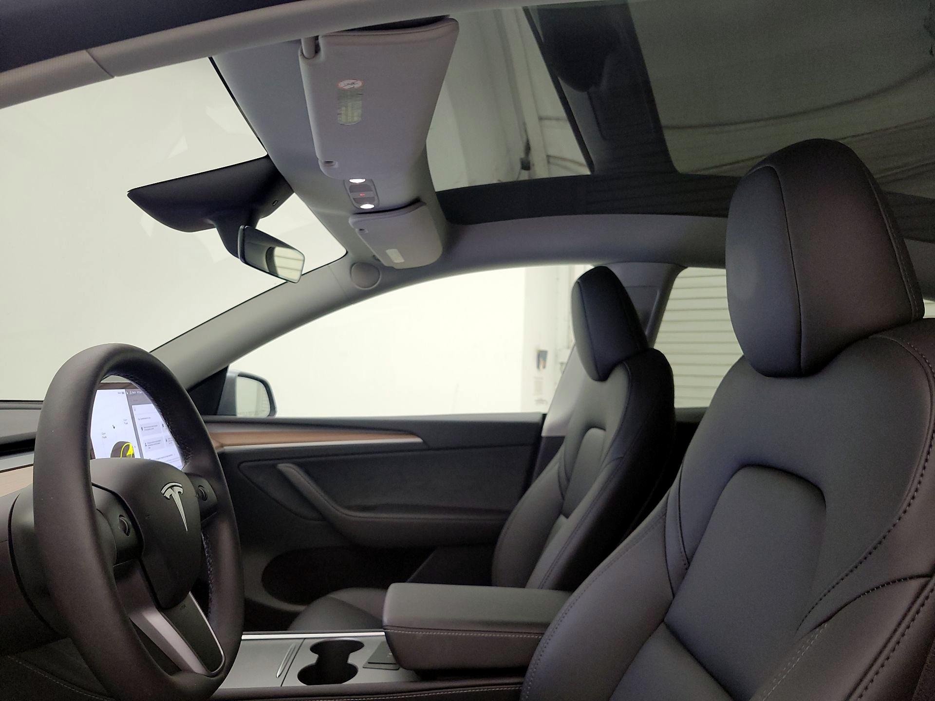 Thumbnail: 2025 Tesla Model Y - 18