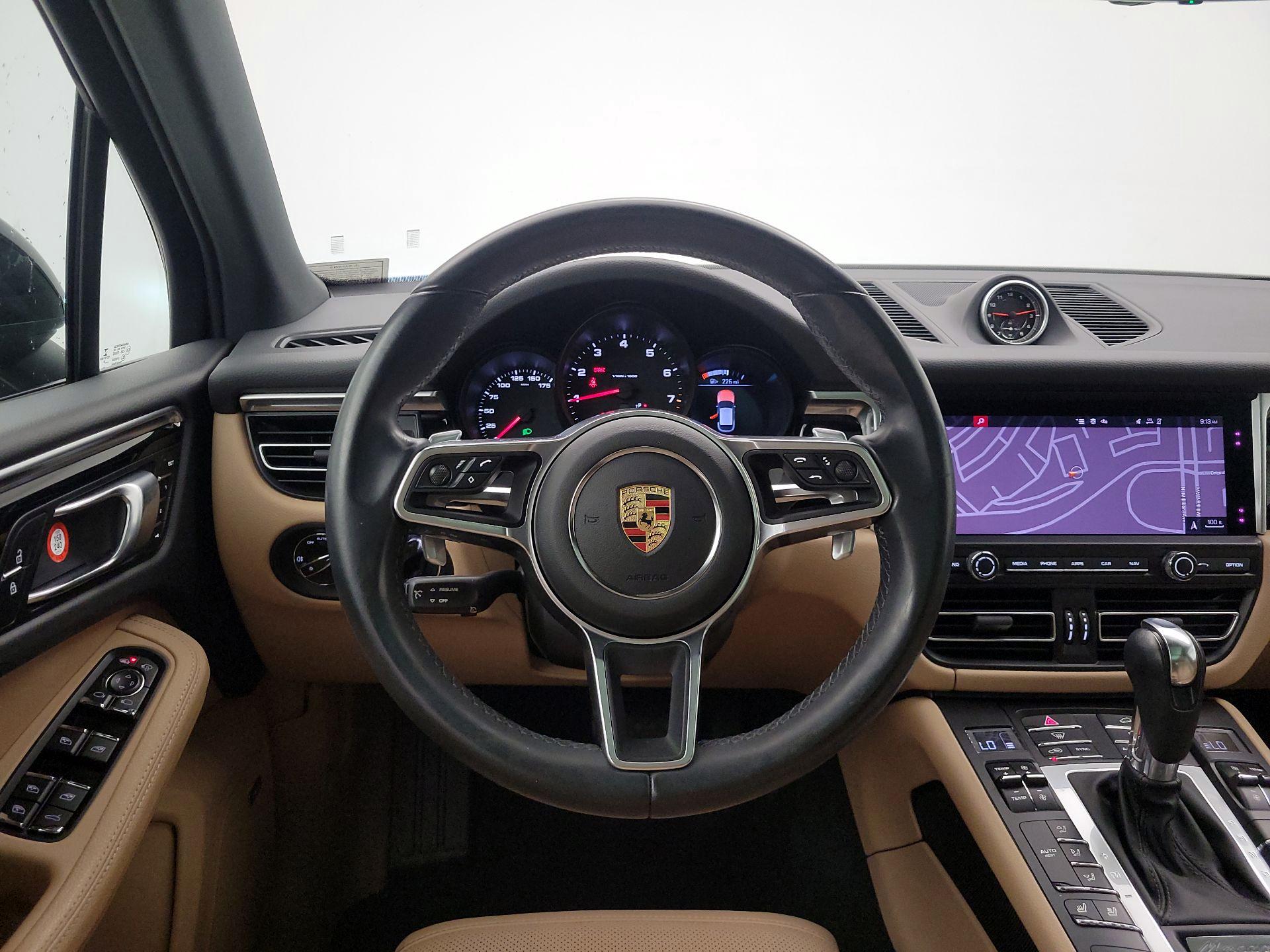 Thumbnail: 2021 Porsche Macan - 10