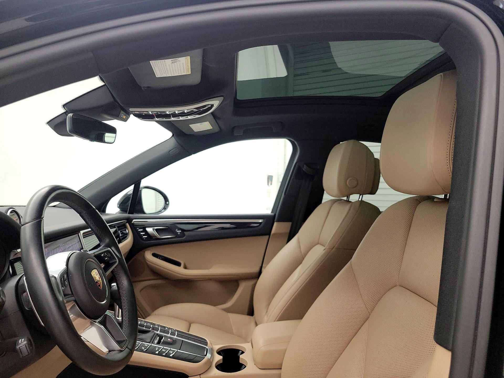 Thumbnail: 2021 Porsche Macan - 20