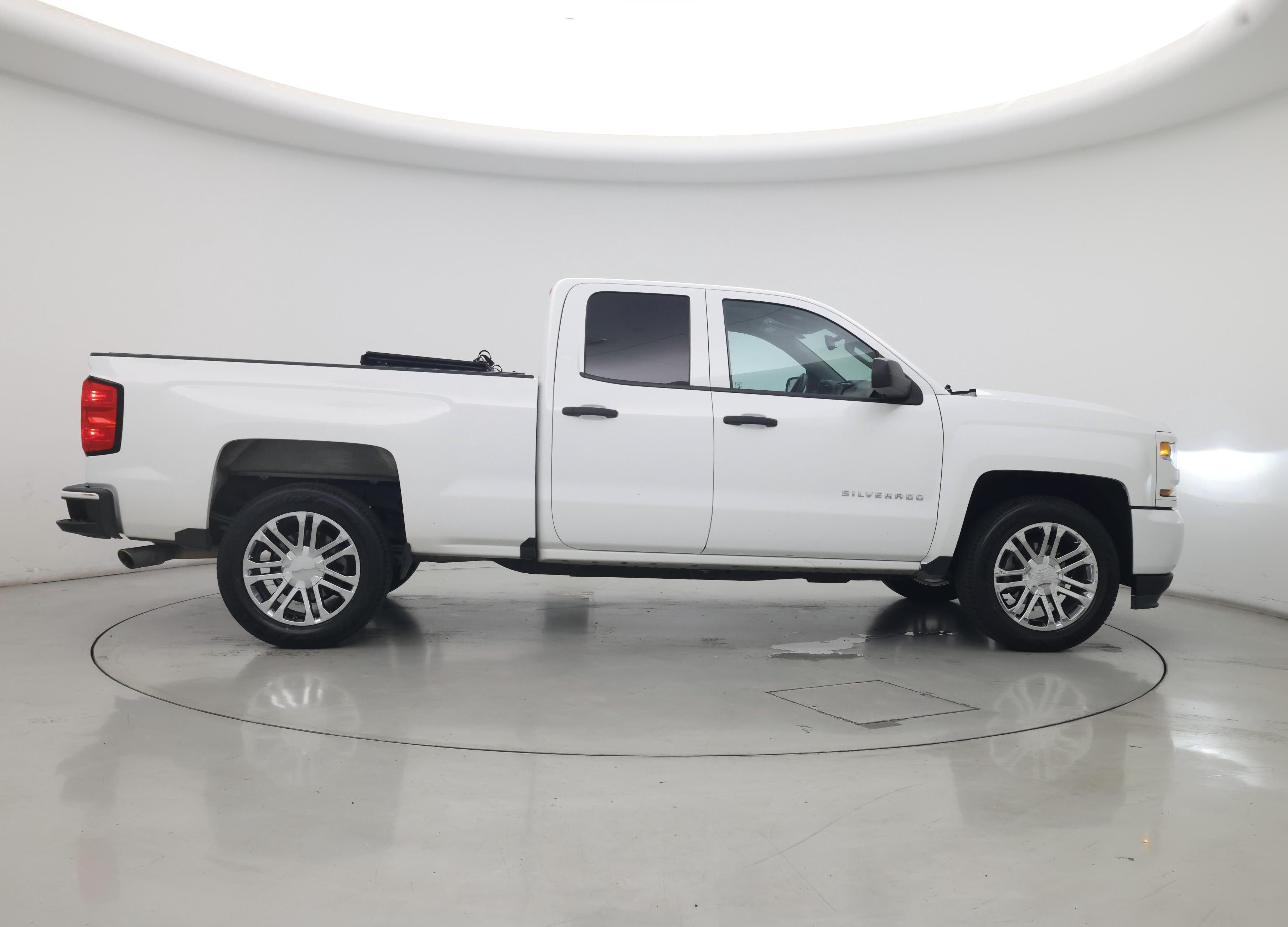 Thumbnail: 2018 Chevrolet Silverado 1500 - 7
