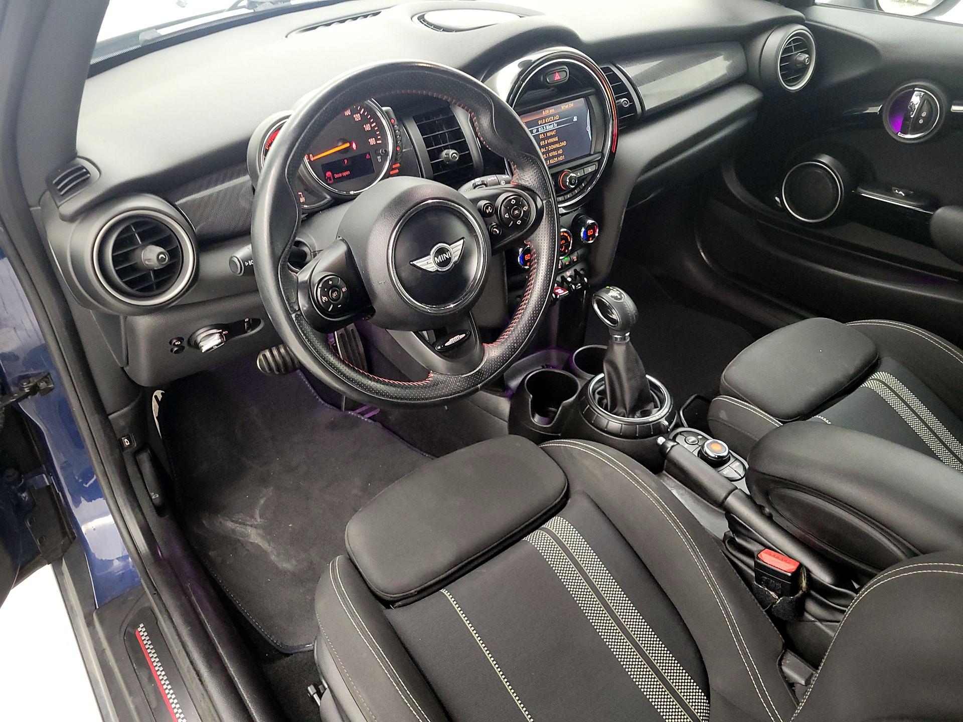 Thumbnail: 2015 MINI Cooper Hardtop - 9