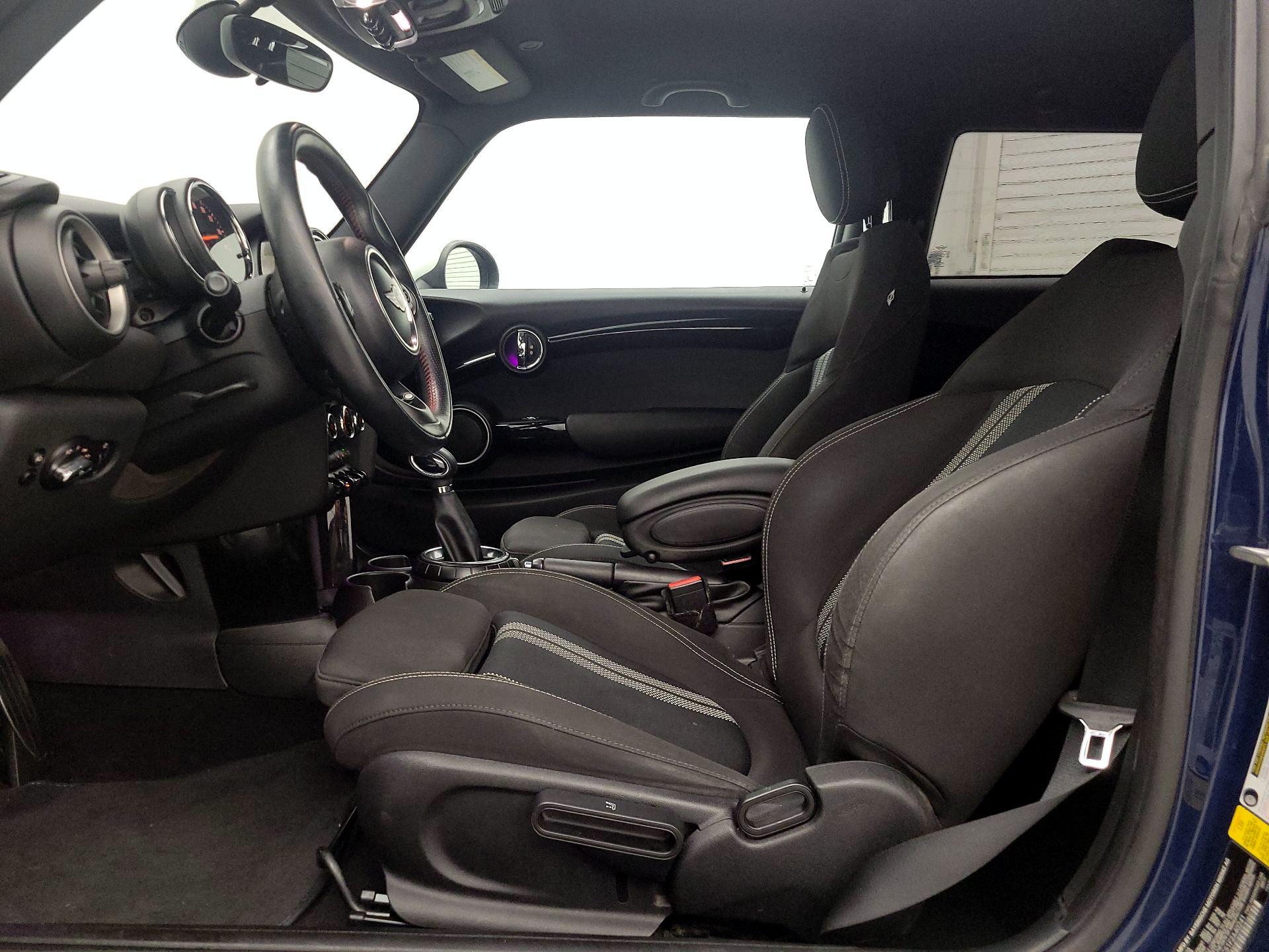 Thumbnail: 2015 MINI Cooper Hardtop - 11