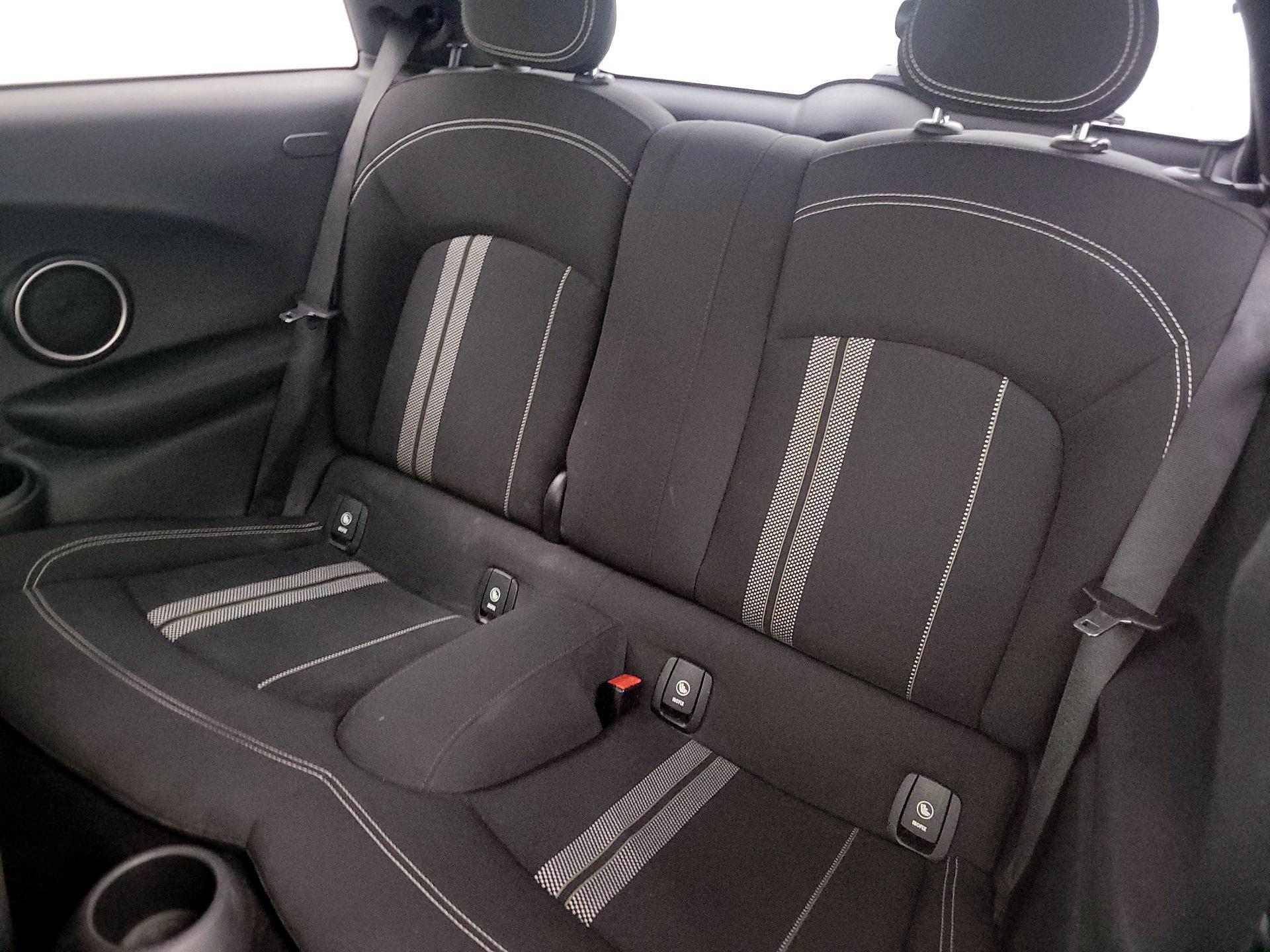 Thumbnail: 2015 MINI Cooper Hardtop - 18