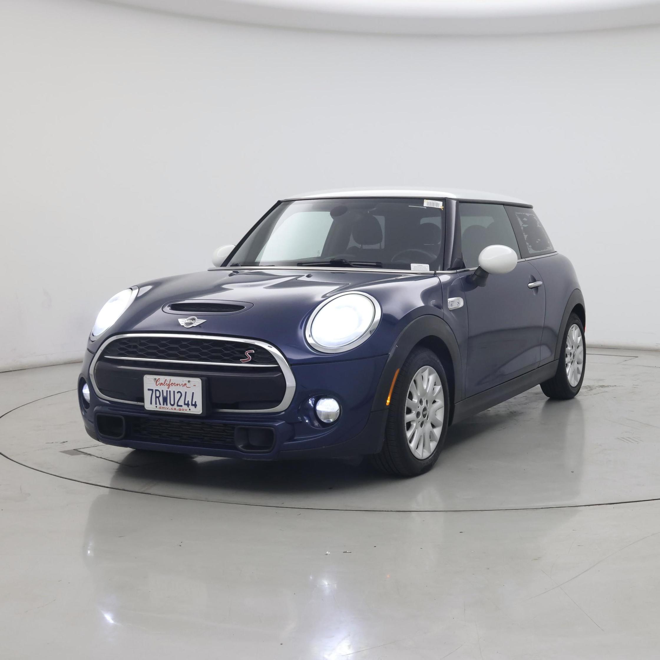Thumbnail: 2015 MINI Cooper Hardtop - 4