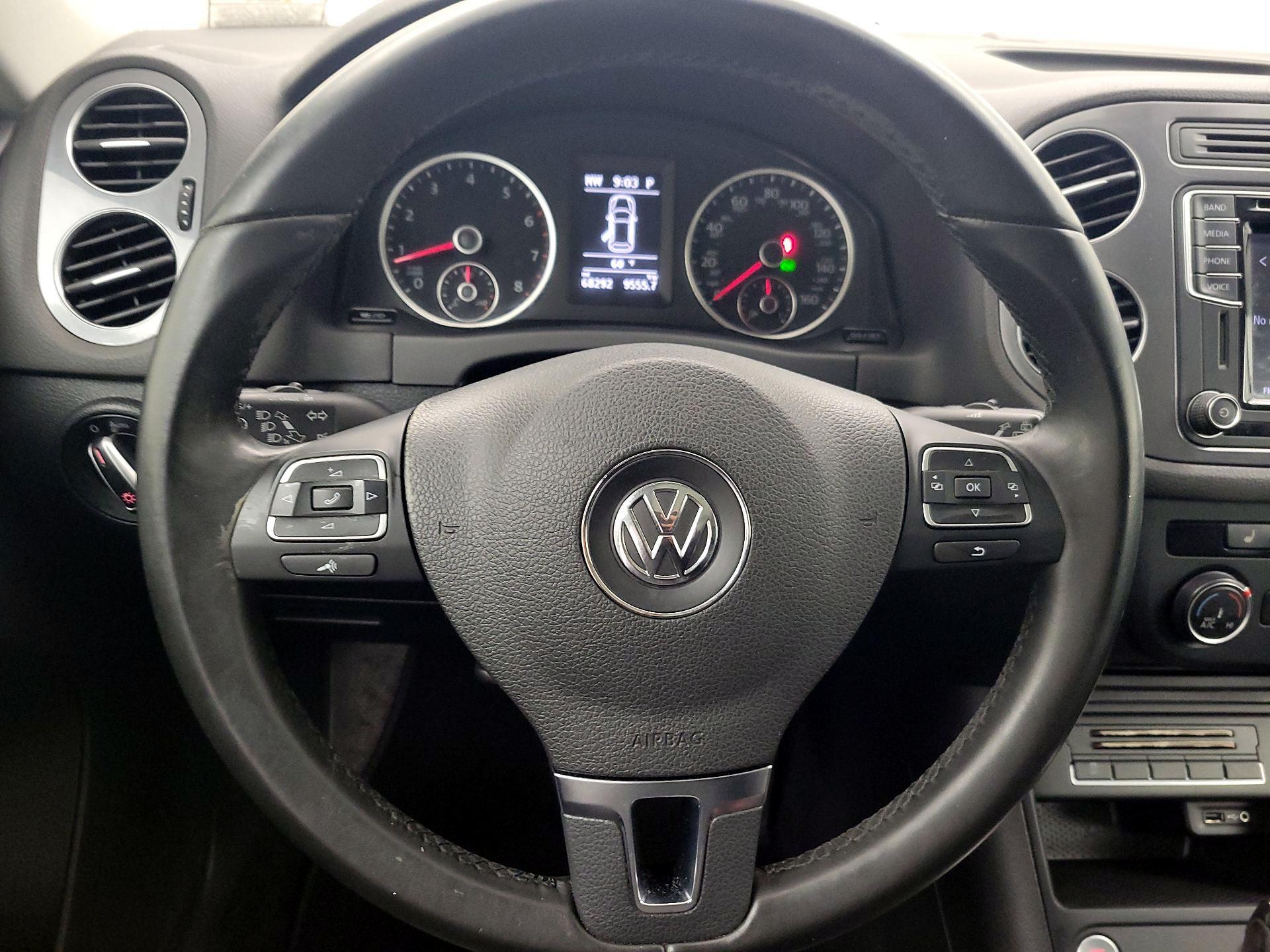 Thumbnail: 2017 Volkswagen Tiguan - 10