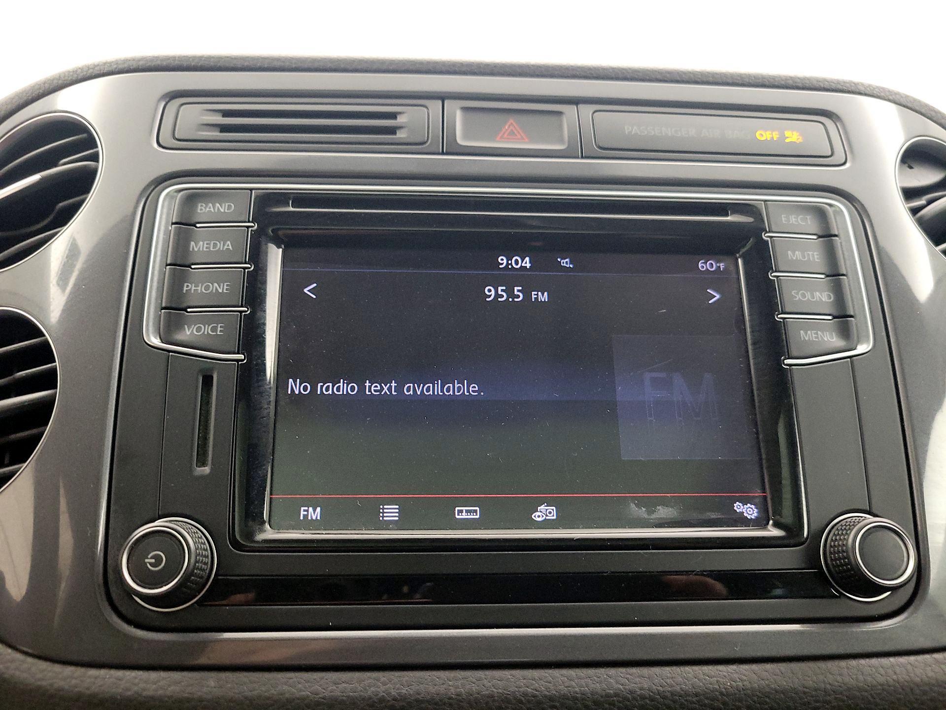 Thumbnail: 2017 Volkswagen Tiguan - 15