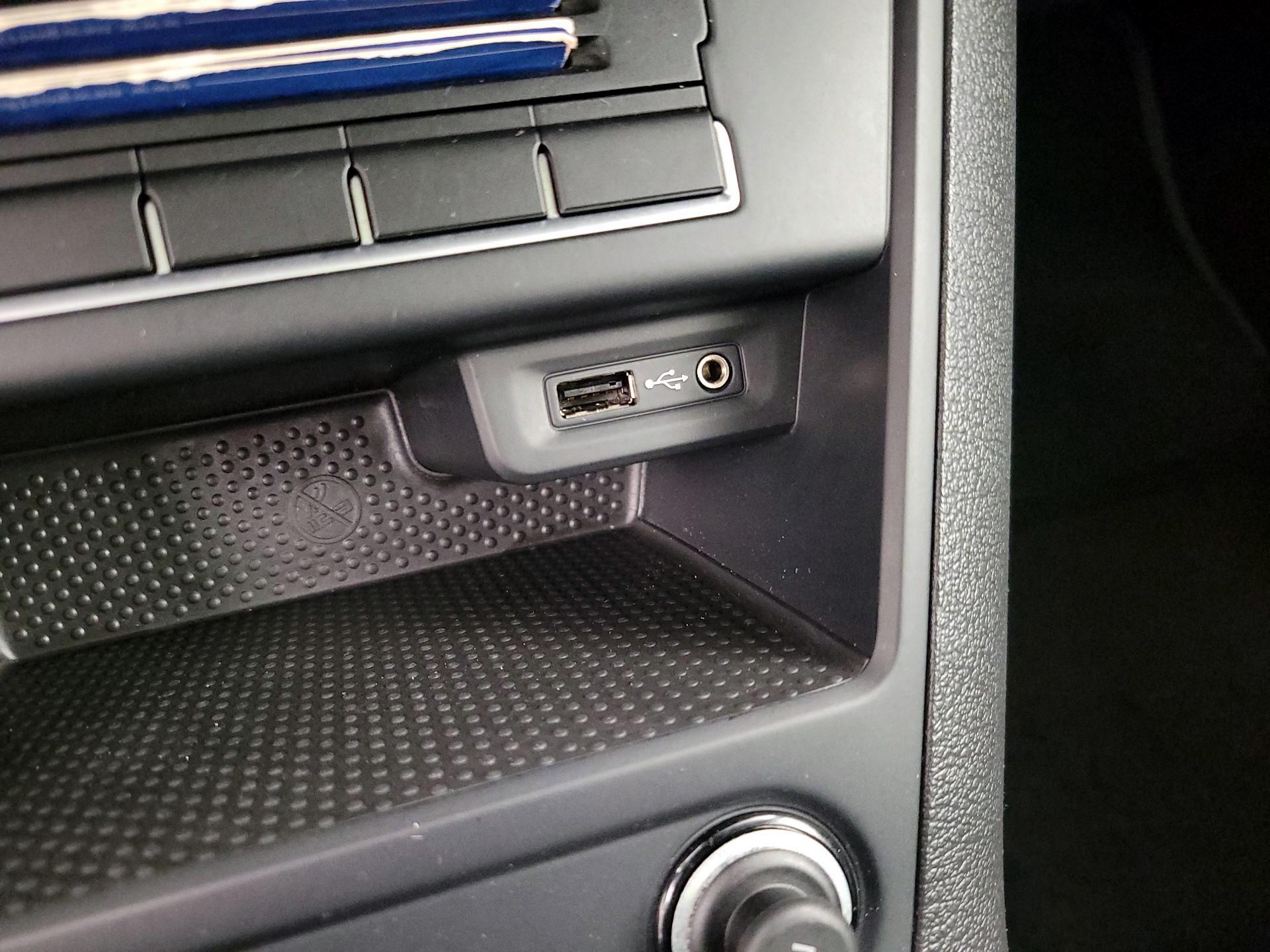 Thumbnail: 2017 Volkswagen Tiguan - 18