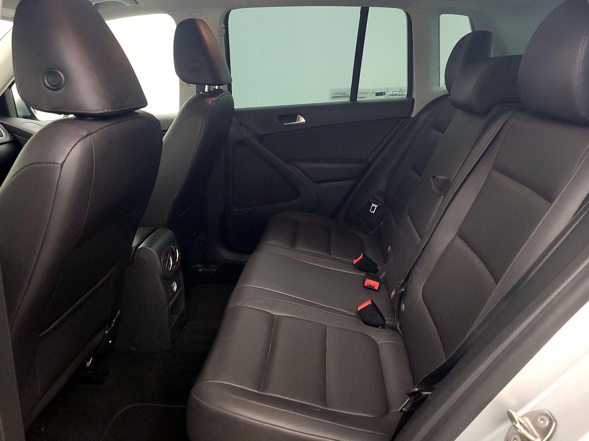 Thumbnail: 2017 Volkswagen Tiguan - 19