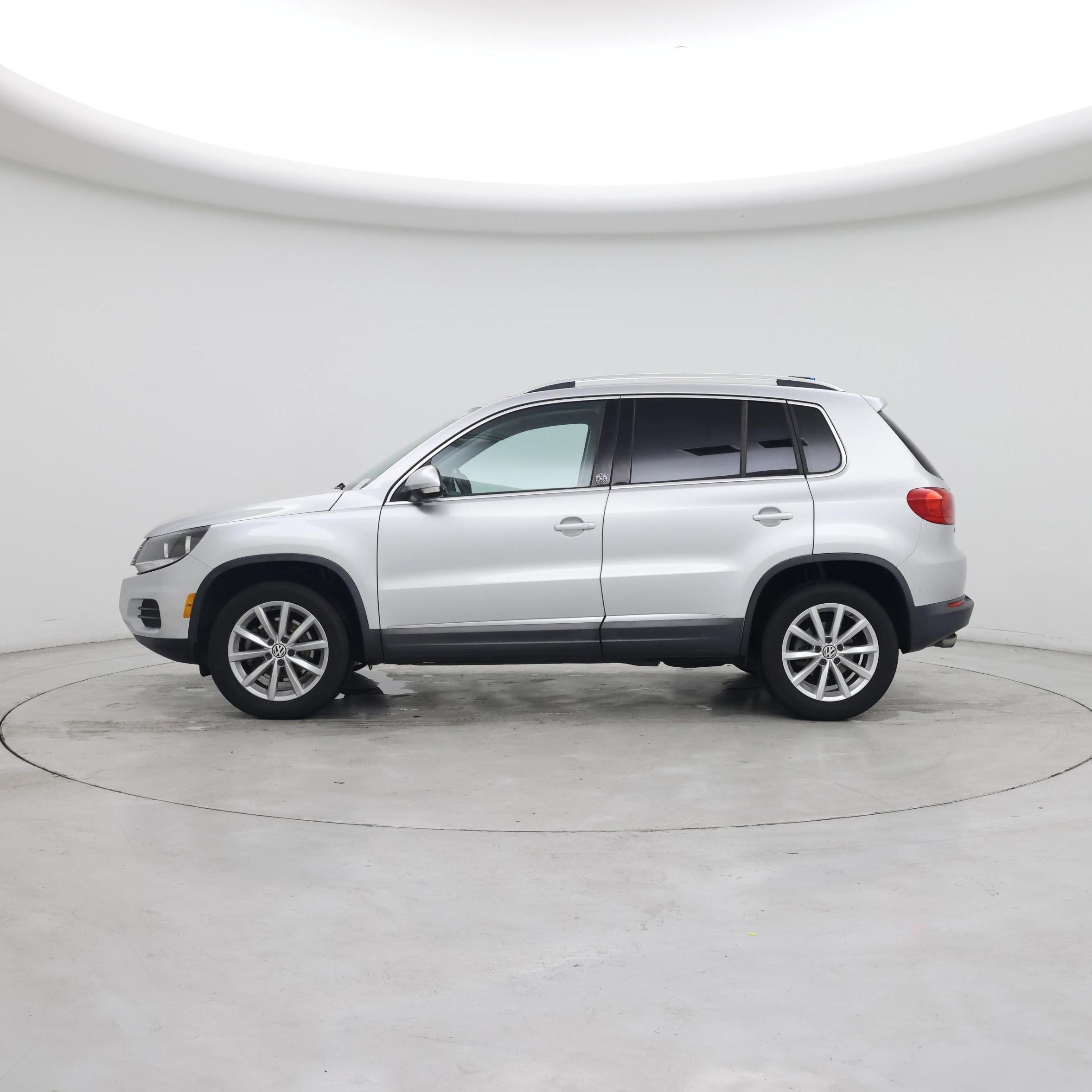 Thumbnail: 2017 Volkswagen Tiguan - 3