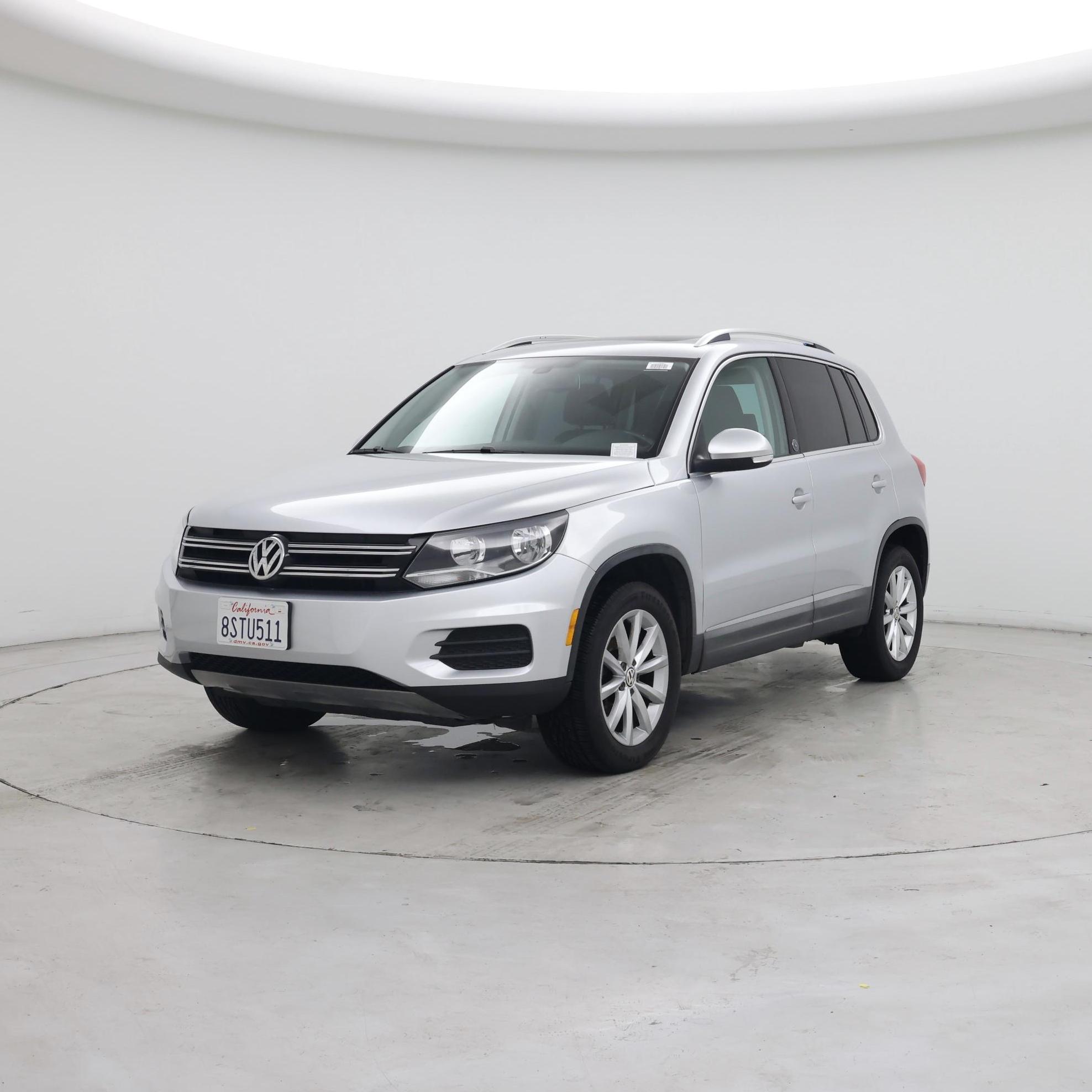 Thumbnail: 2017 Volkswagen Tiguan - 4