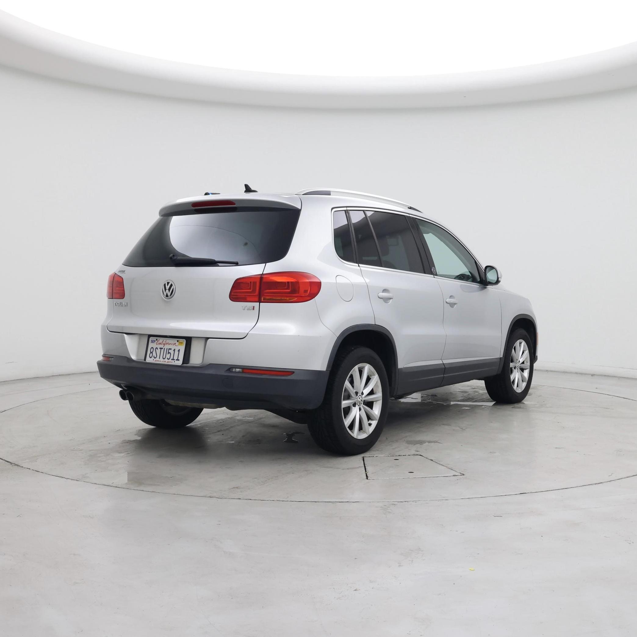 Thumbnail: 2017 Volkswagen Tiguan - 8