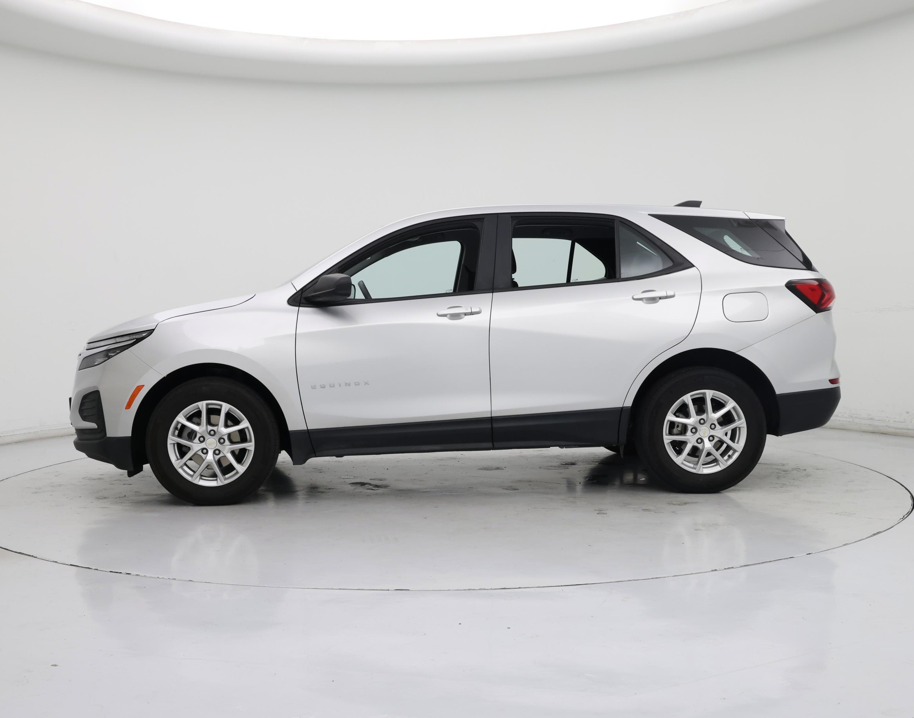 Thumbnail: 2022 Chevrolet Equinox - 3