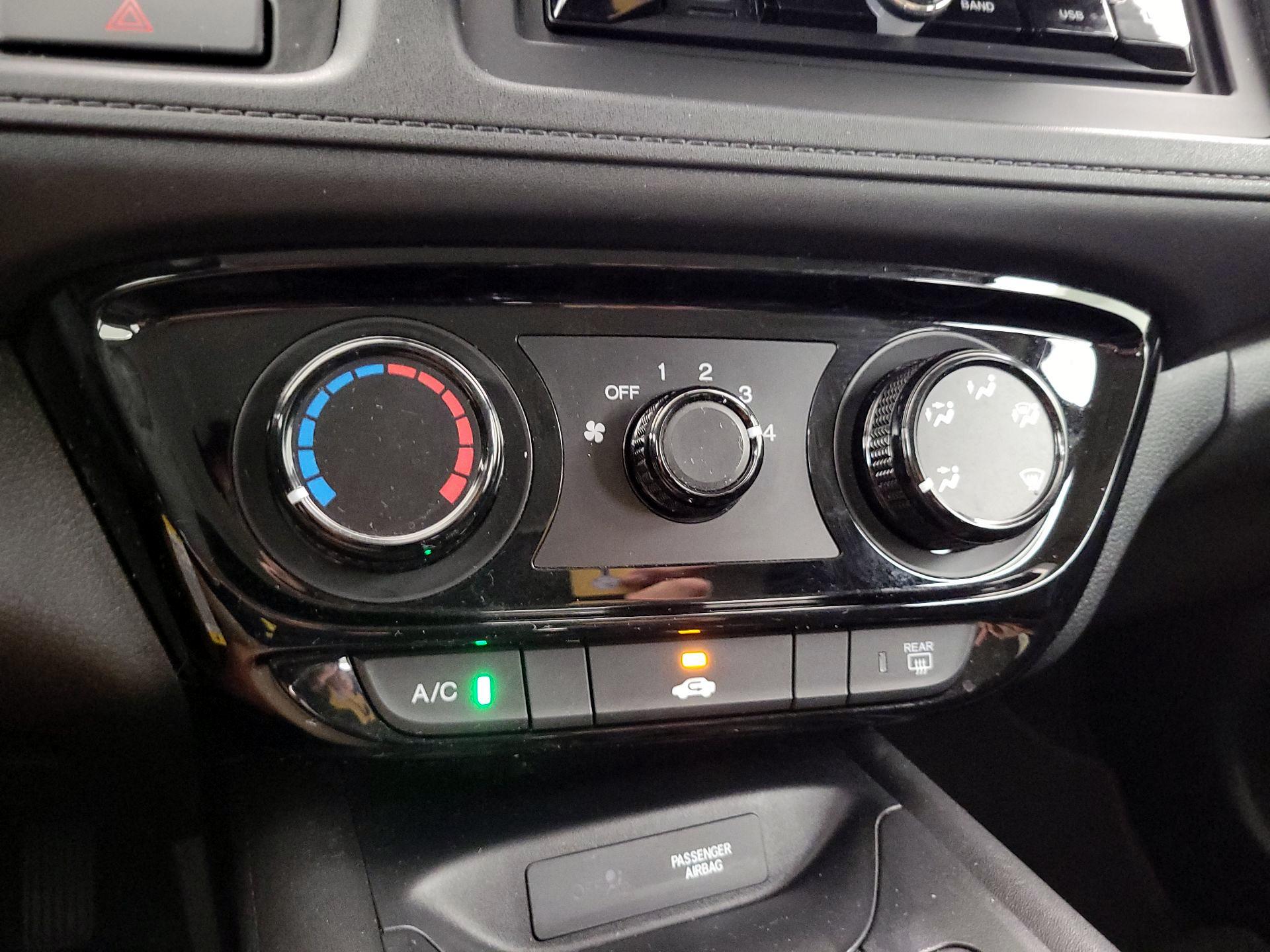 Thumbnail: 2018 Honda HR-V - 16