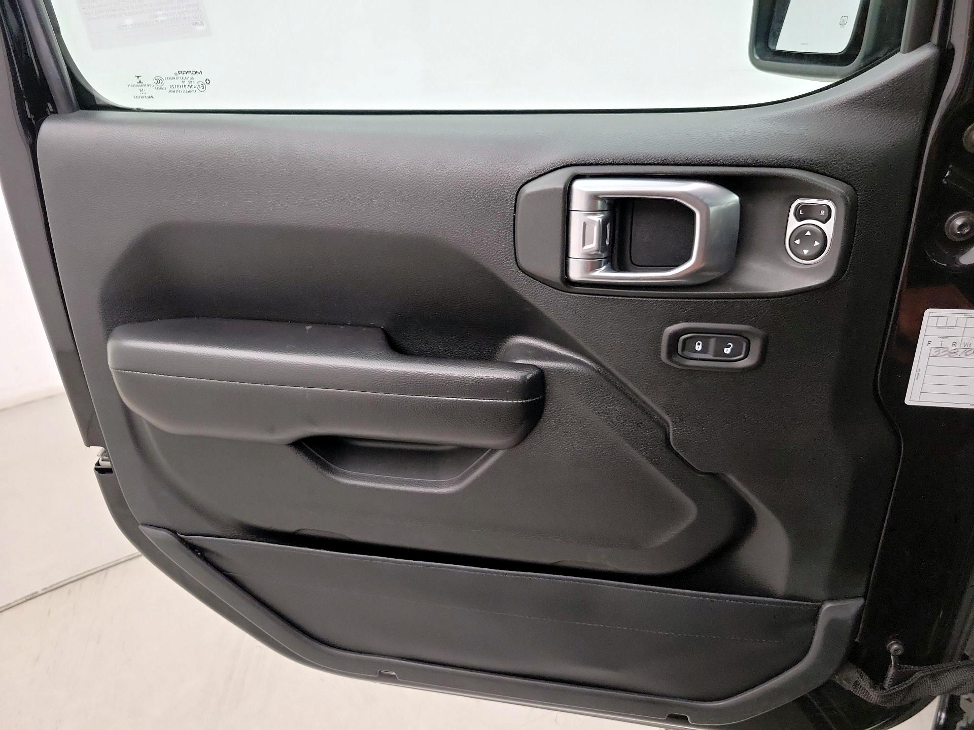 Thumbnail: 2020 Jeep Gladiator - 12