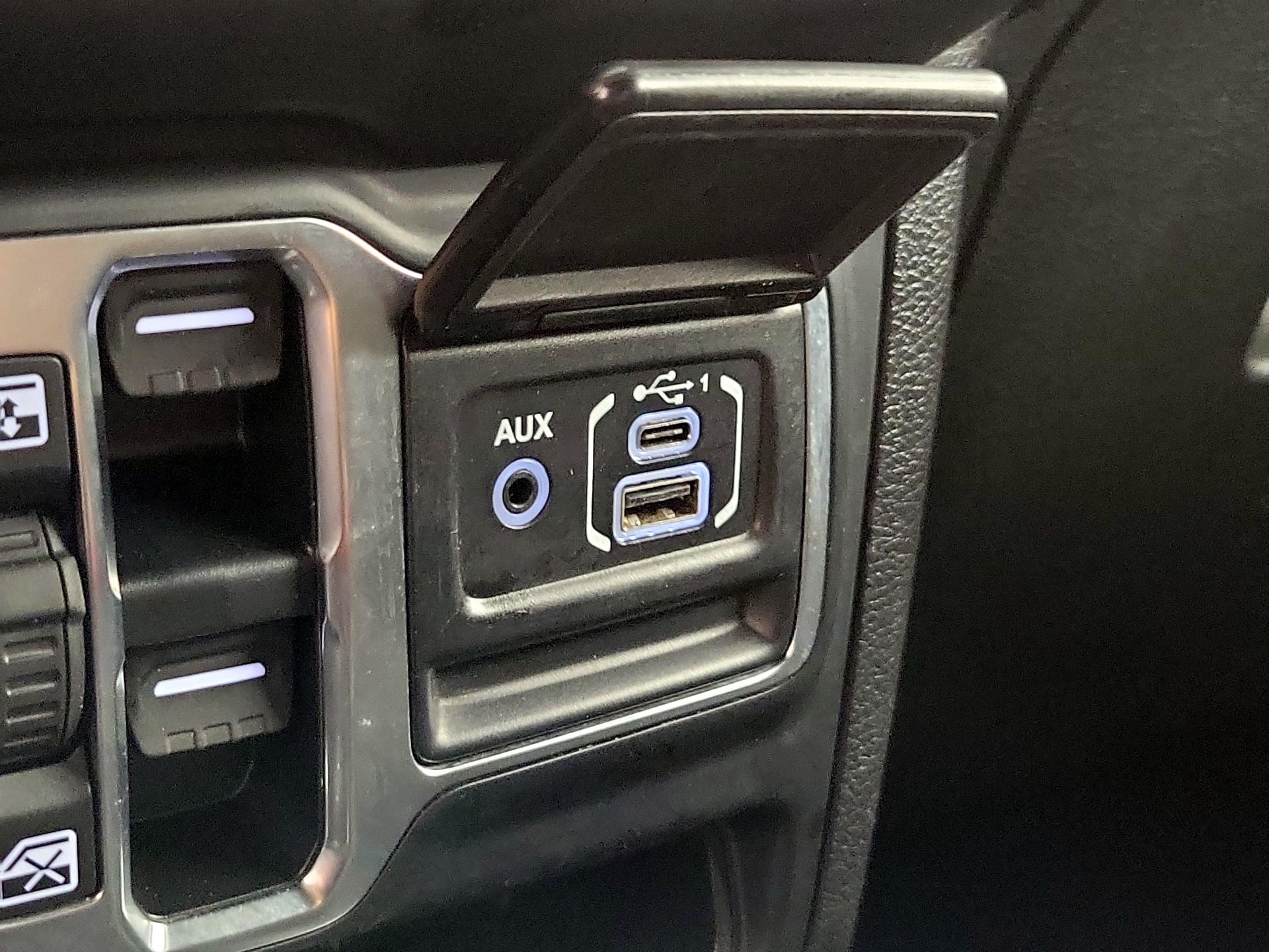 Thumbnail: 2020 Jeep Gladiator - 18