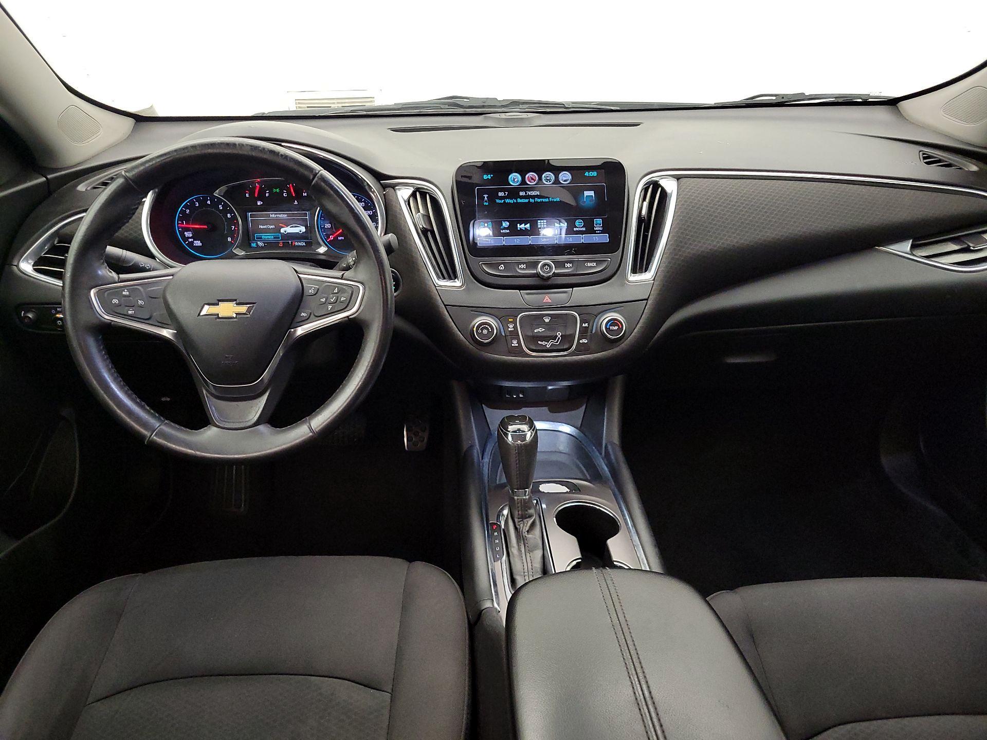 Thumbnail: 2017 Chevrolet Malibu - 9