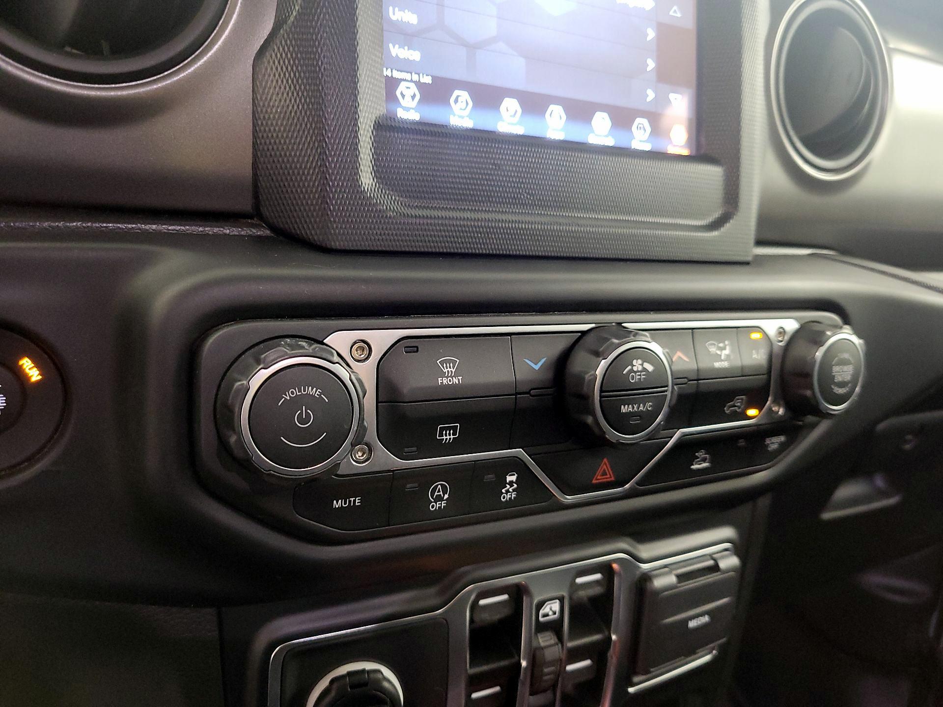 Thumbnail: 2023 Jeep Gladiator - 16