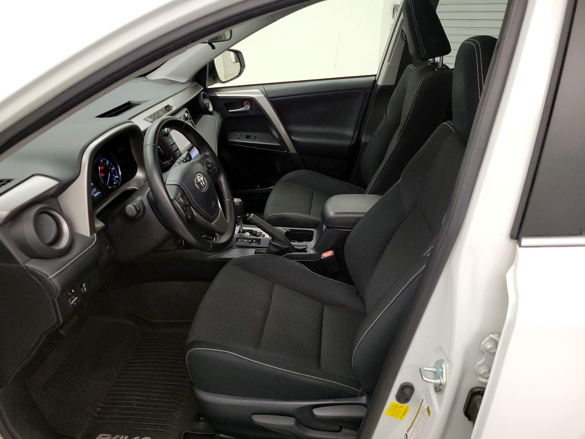 Thumbnail: 2016 Toyota RAV4 - 11